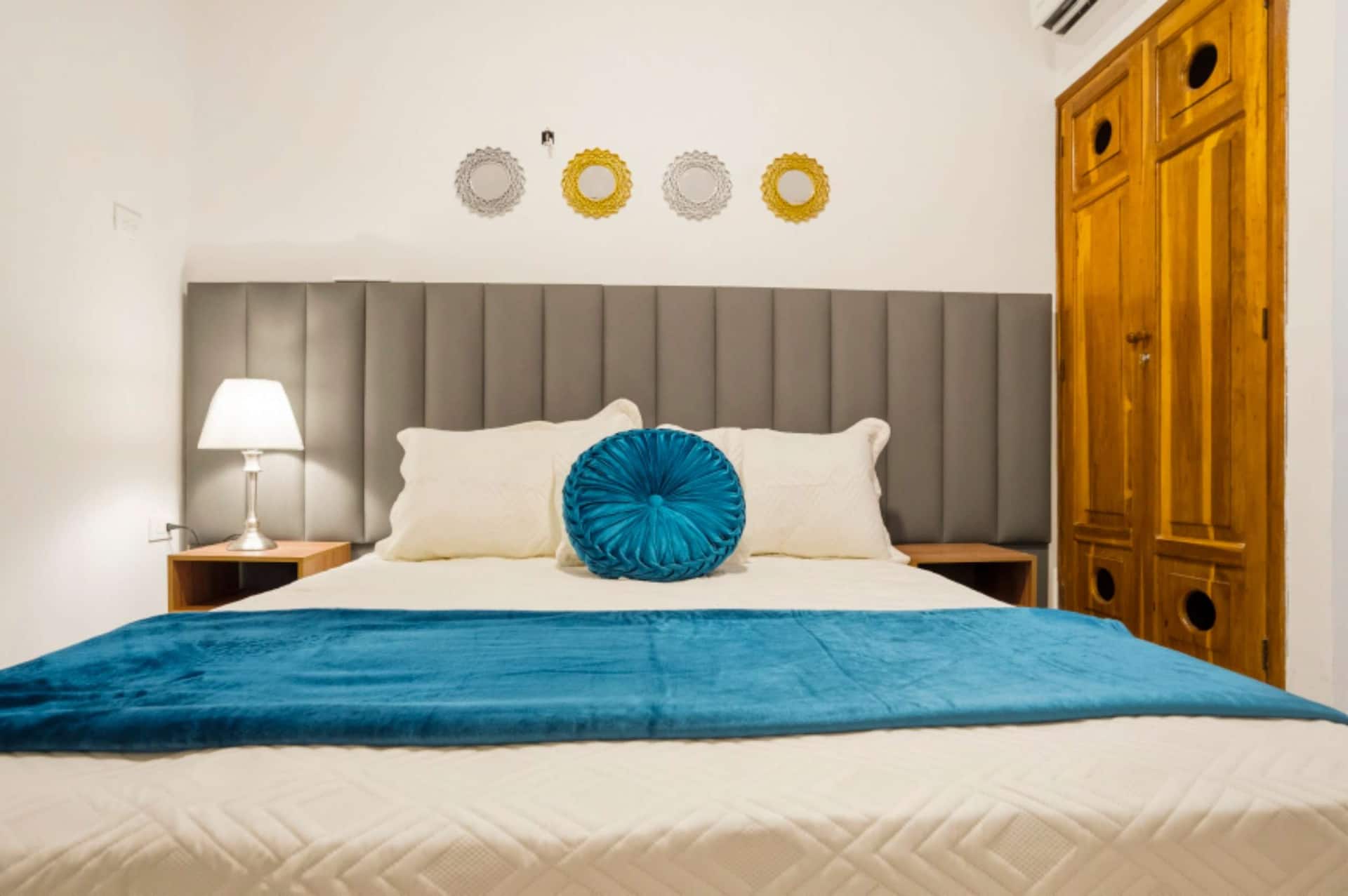 La Aurea 7BR Luxury Oasis | Pool & Jacuzzi Full Photo 13