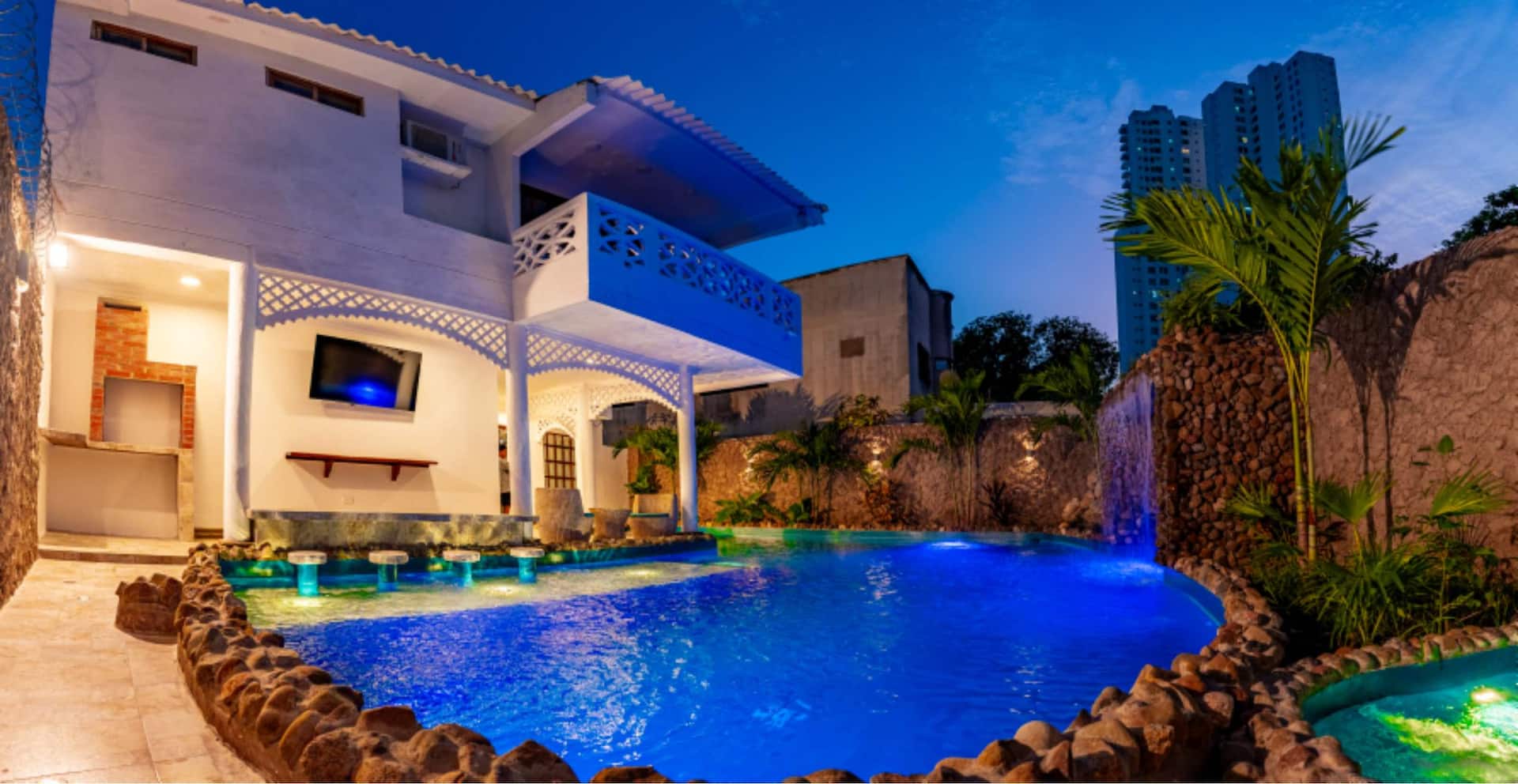 La Aurea 7BR Luxury Oasis | Pool & Jacuzzi Full Photo 36