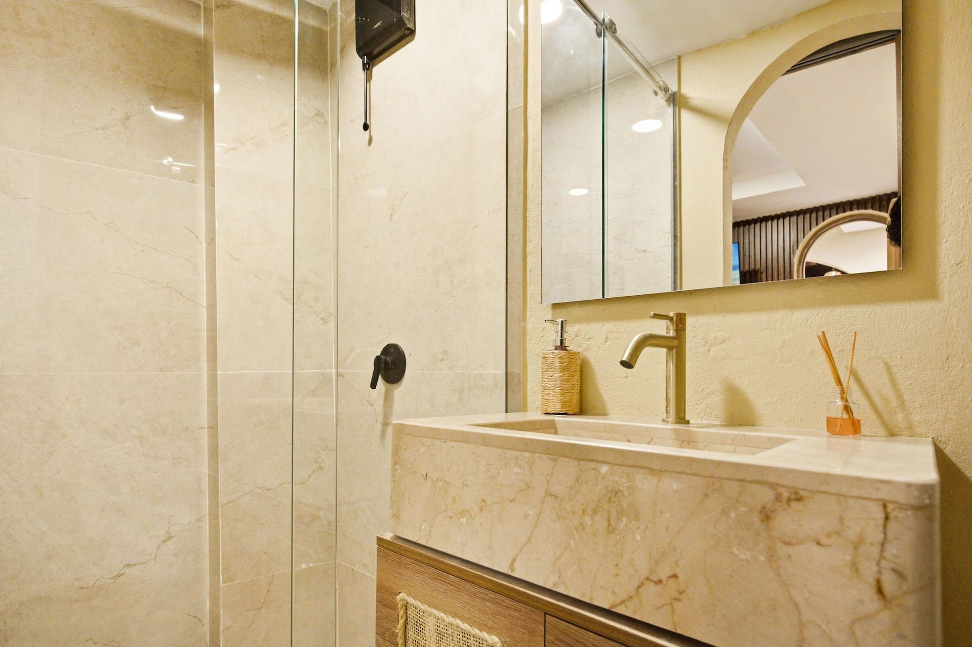 Getsemani Rooftop Pool Paradise | Luxury 5BR Full Photo 24
