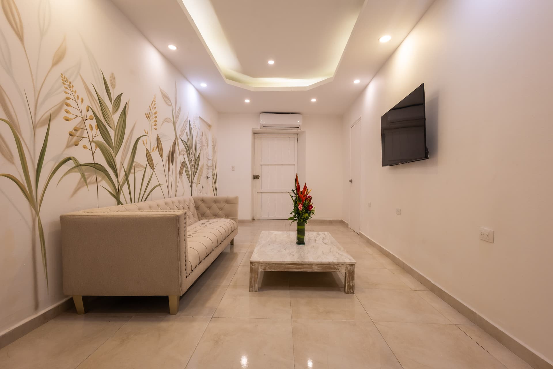 Beautiful 13 BR House in Old City Newly Renovated Photo 5