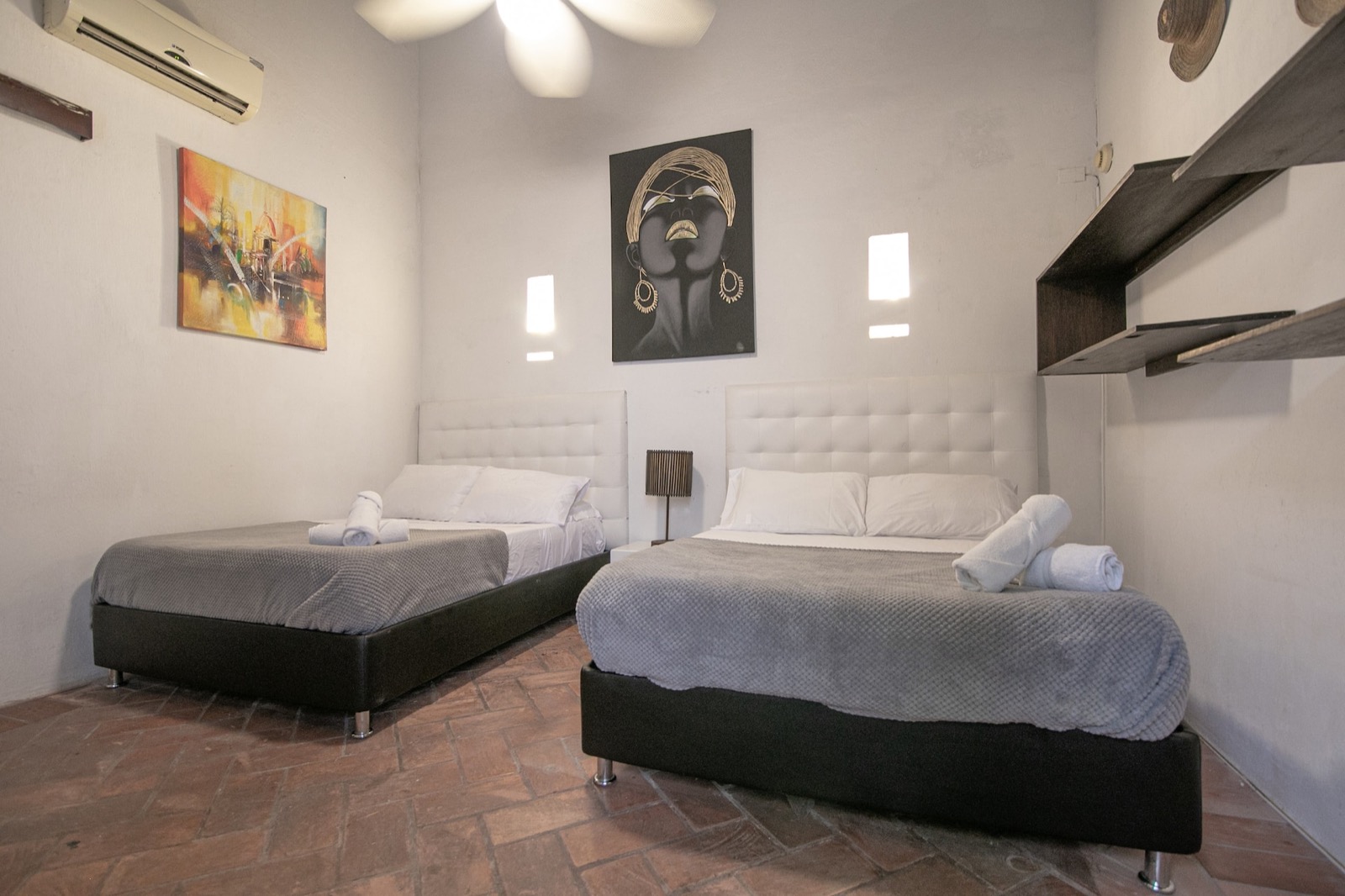 Colonial Mansion with Rooftop Jacuzzi Full Photo 15