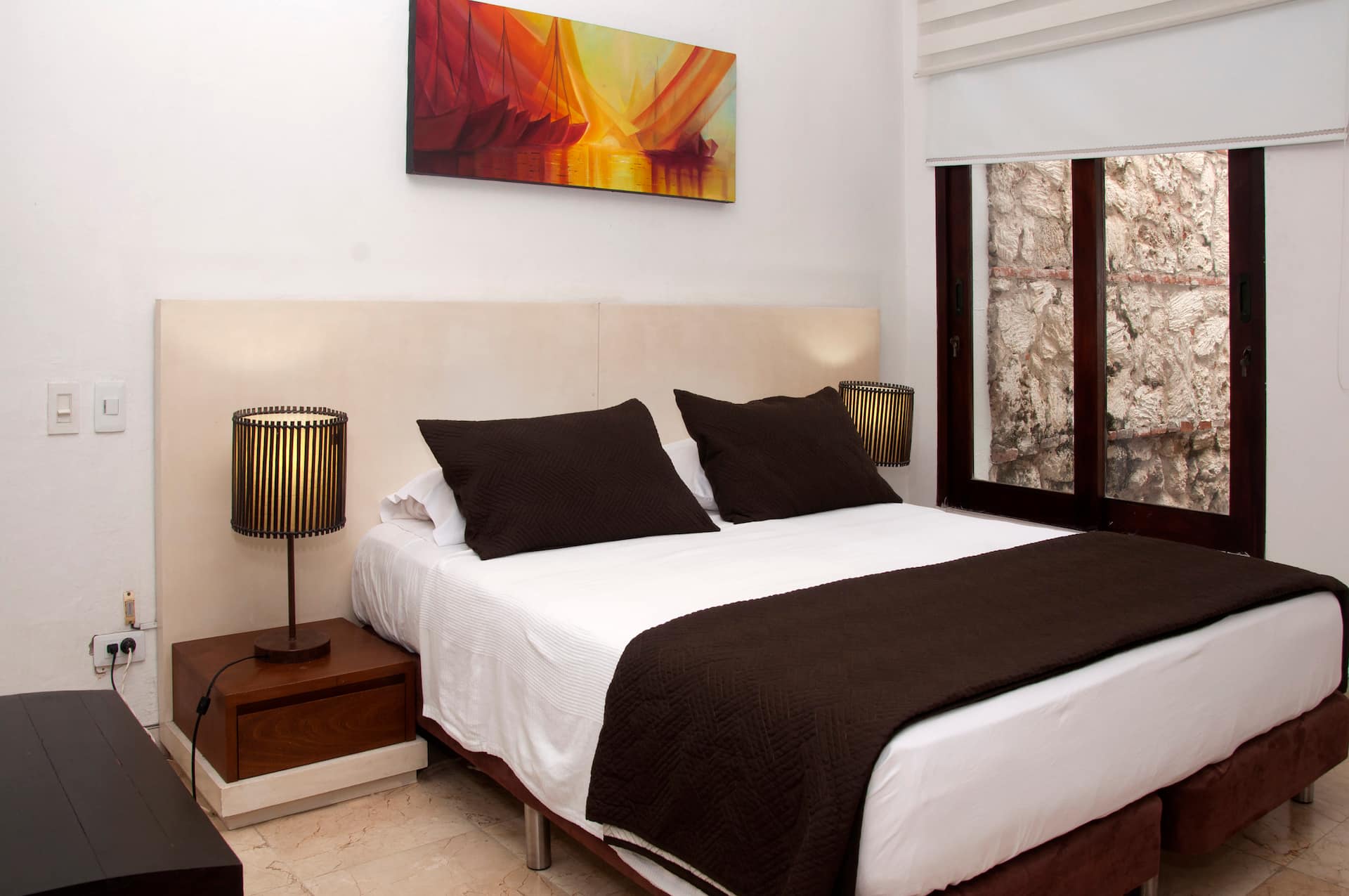 Colonial Mansion with Rooftop Jacuzzi Full Photo 17