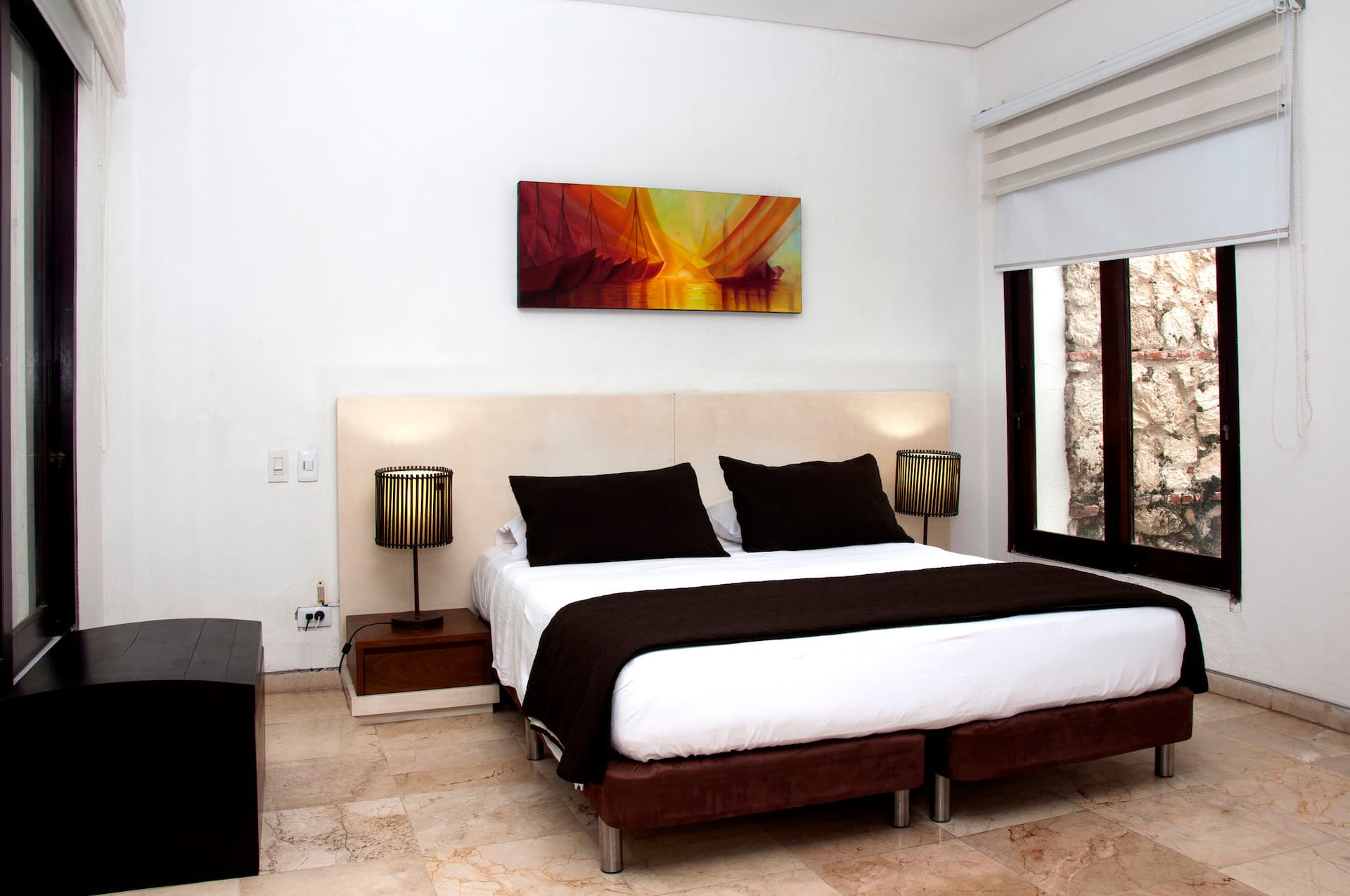 Colonial Mansion with Rooftop Jacuzzi Full Photo 18