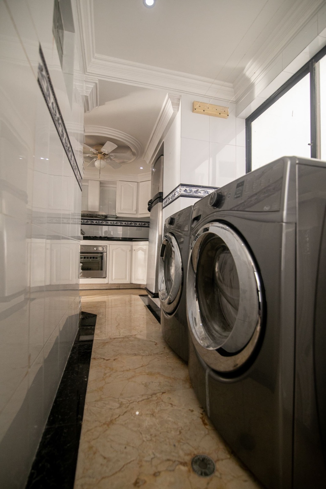 Luxury 4 Bedroom Penthouse with Private Jacuzzi Full Photo 6