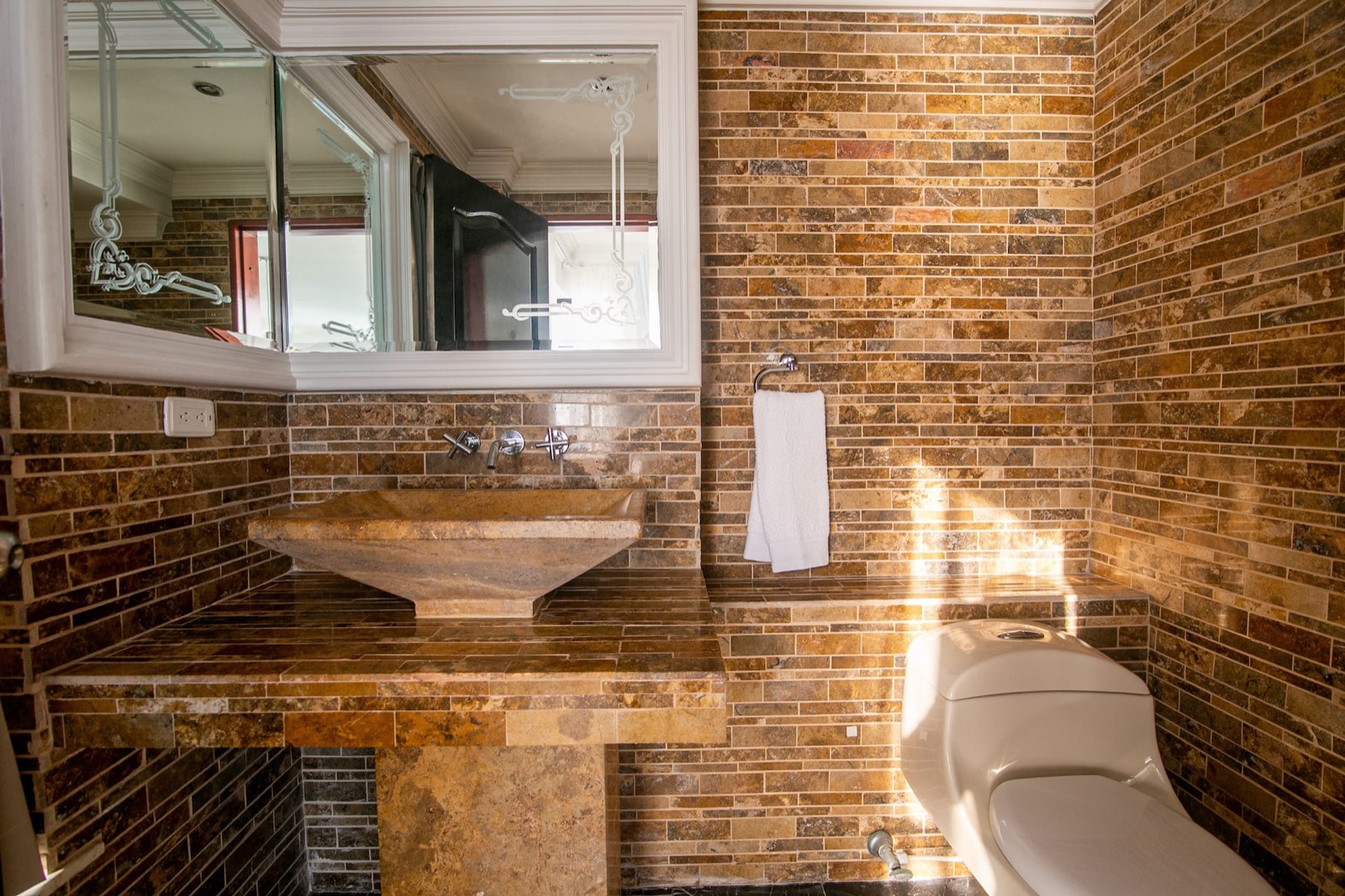 Luxury 4 Bedroom Penthouse with Private Jacuzzi Full Photo 18
