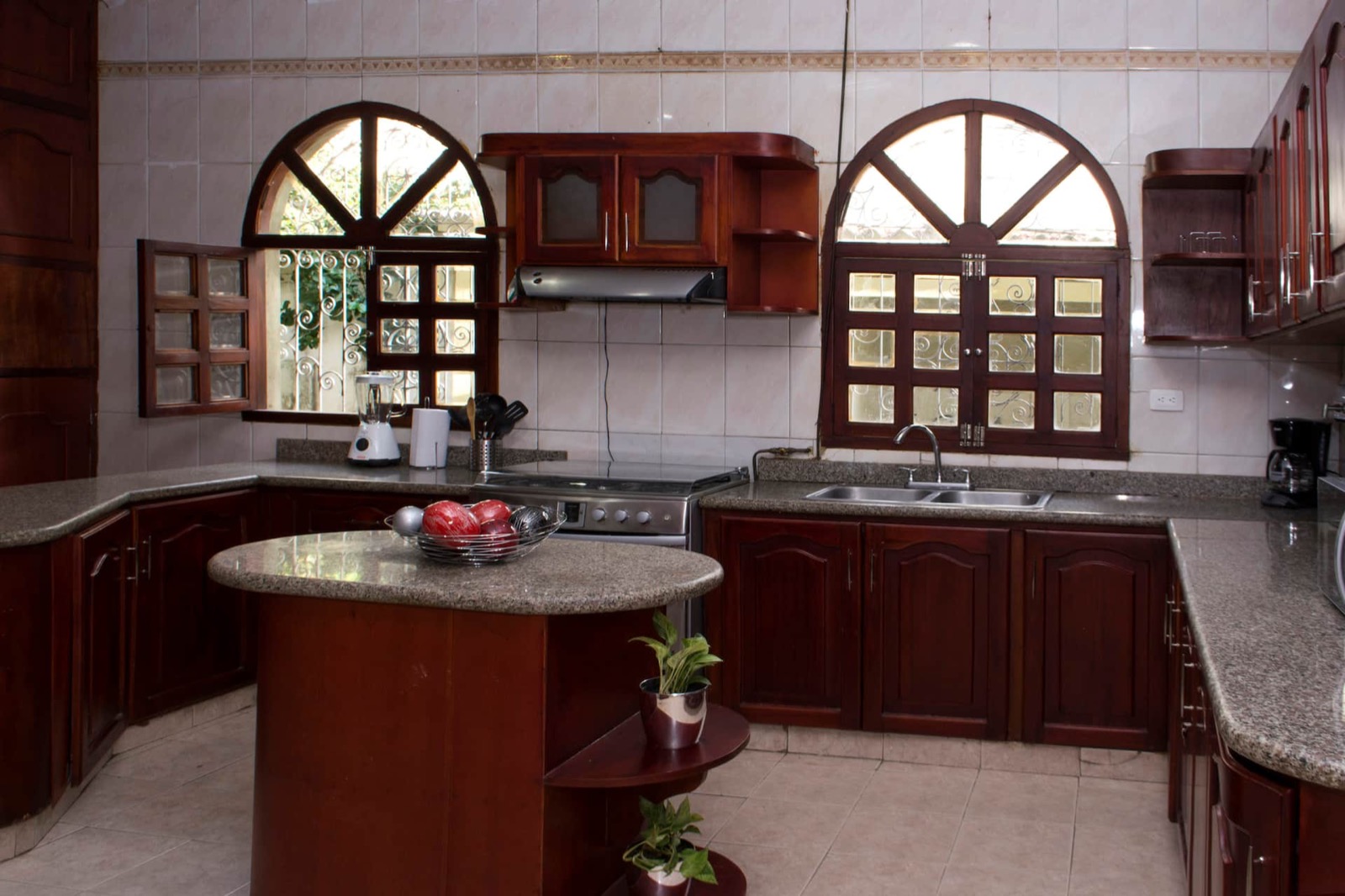 Beautiful 11 Bedroom Mansion near the Old City Full Photo 7