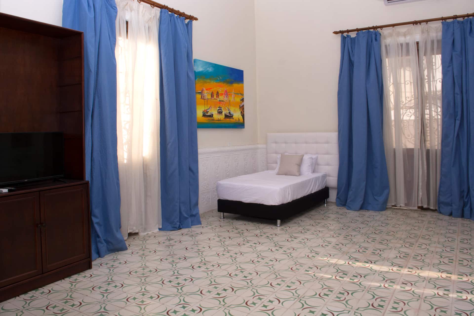 Beautiful 11 Bedroom Mansion near the Old City Full Photo 11