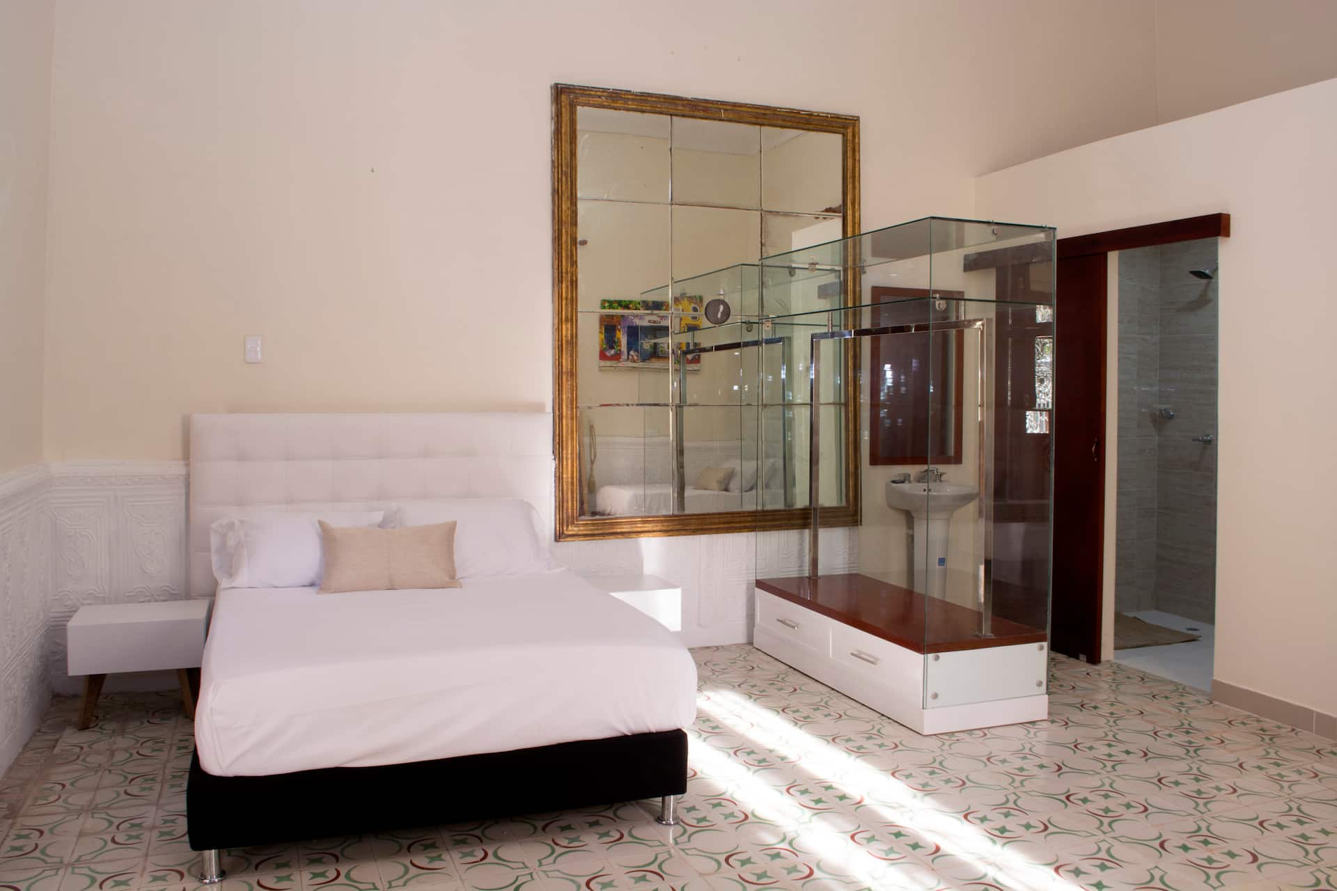 Beautiful 11 Bedroom Mansion near the Old City Full Photo 13