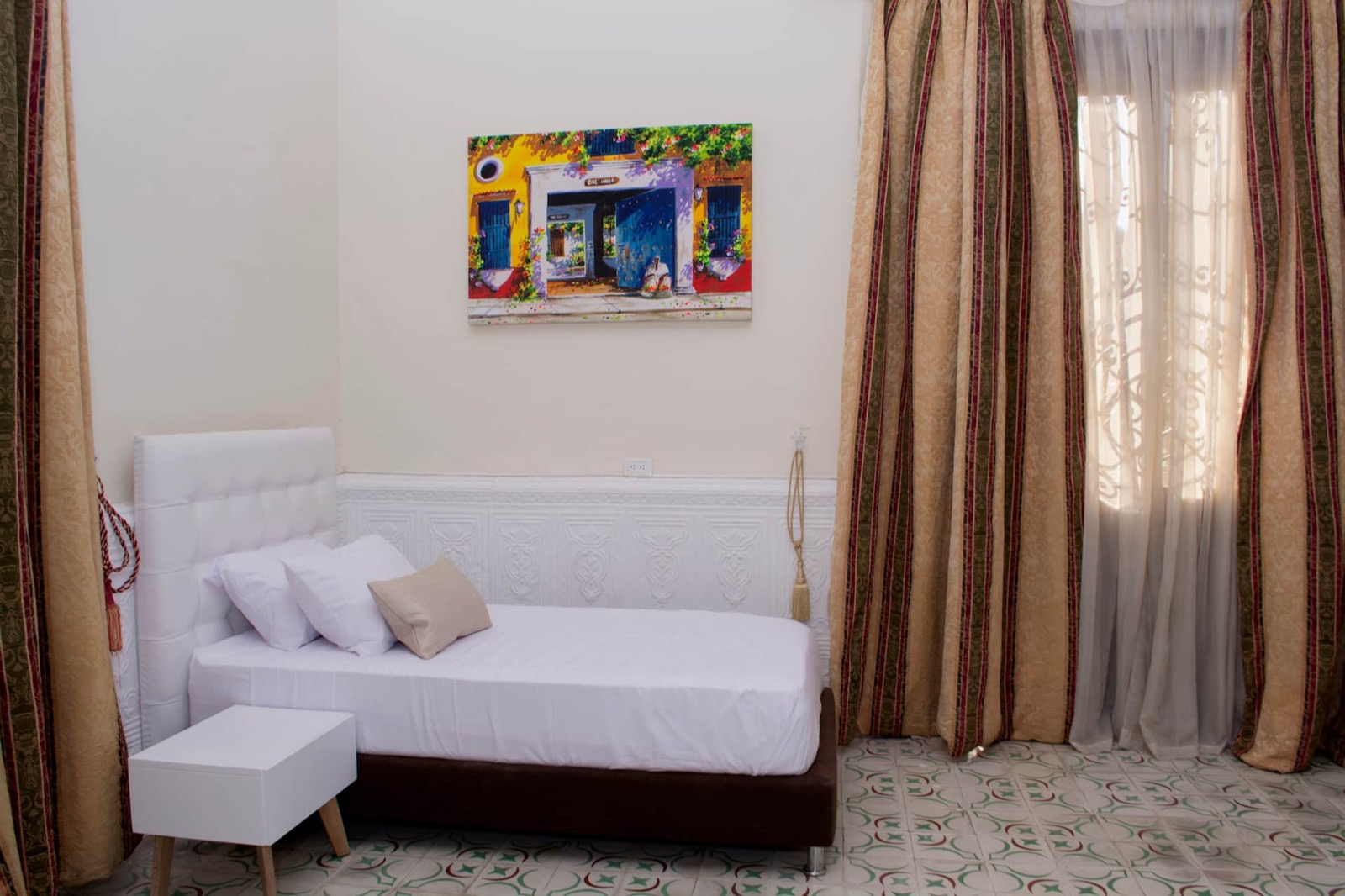 Beautiful 11 Bedroom Mansion near the Old City Full Photo 15