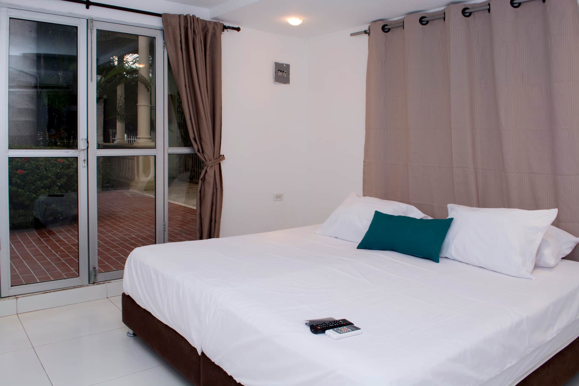 Beautiful 11 Bedroom Mansion near the Old City Full Photo 32