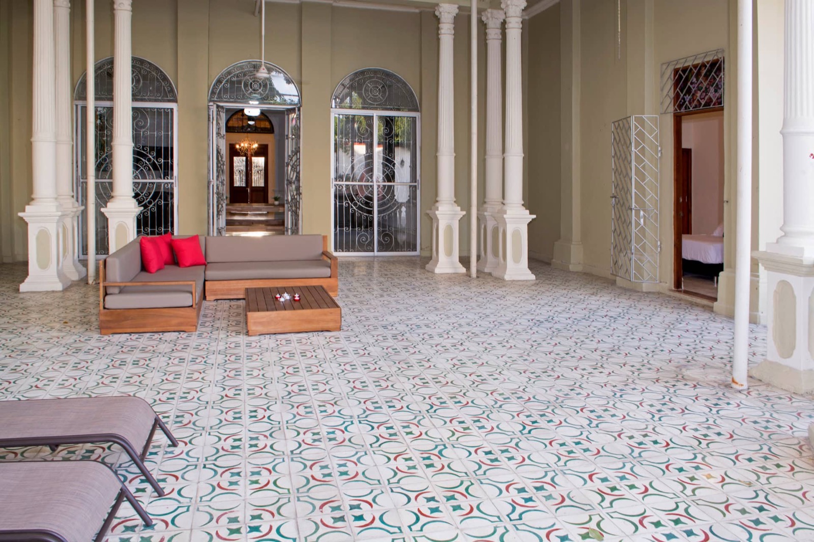 Beautiful 11 Bedroom Mansion near the Old City Full Photo 42