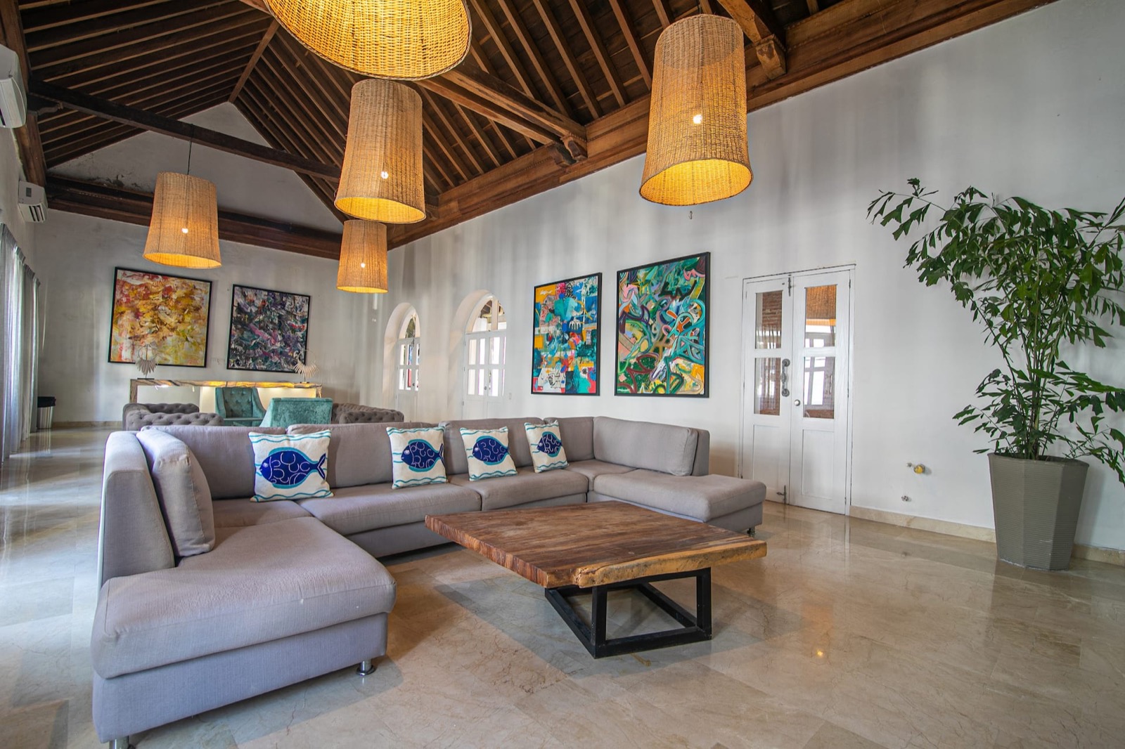 15 Bedroom Villa in the Old City