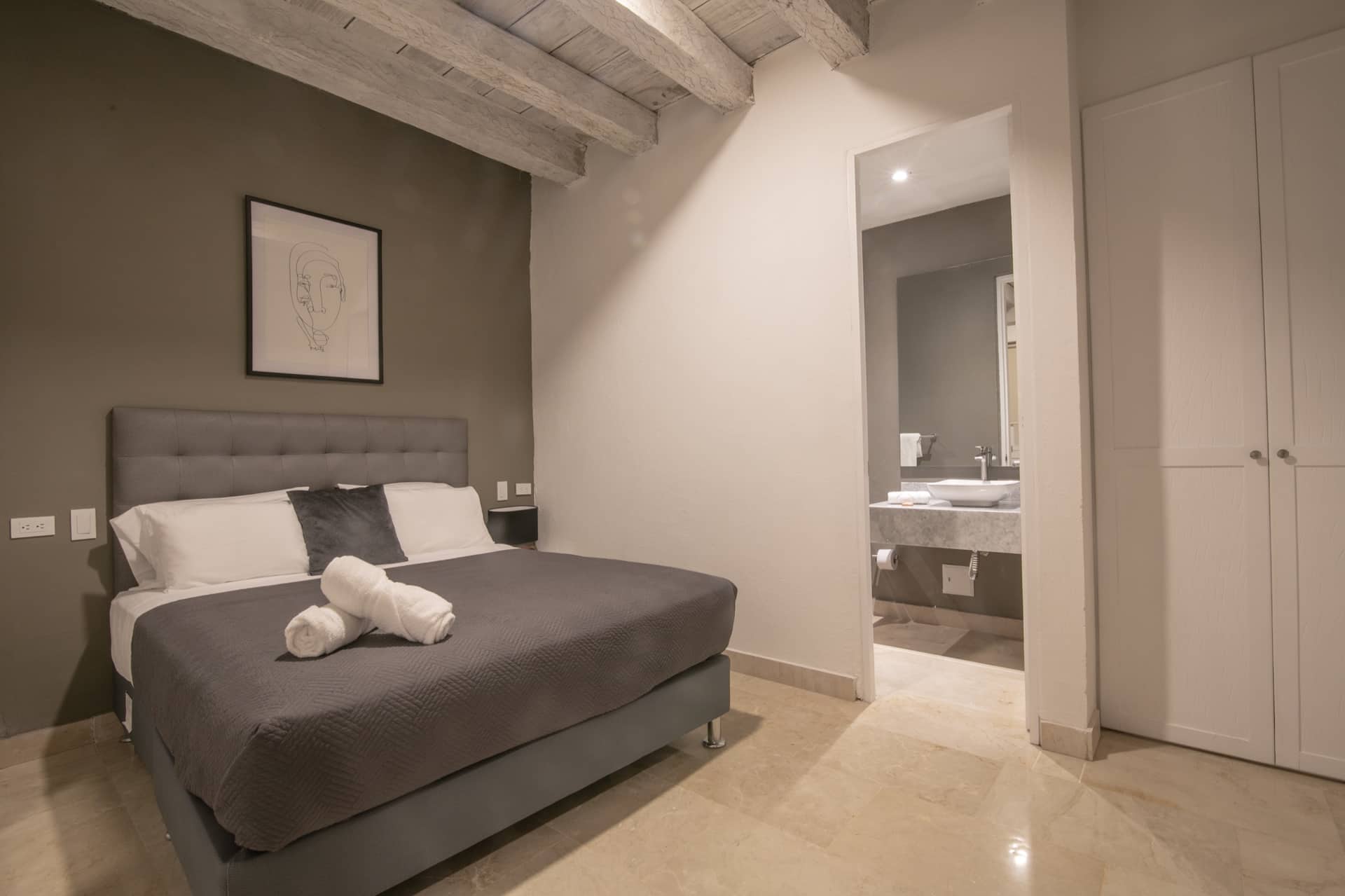 15 Bedroom Villa in the Old City Full Photo 10