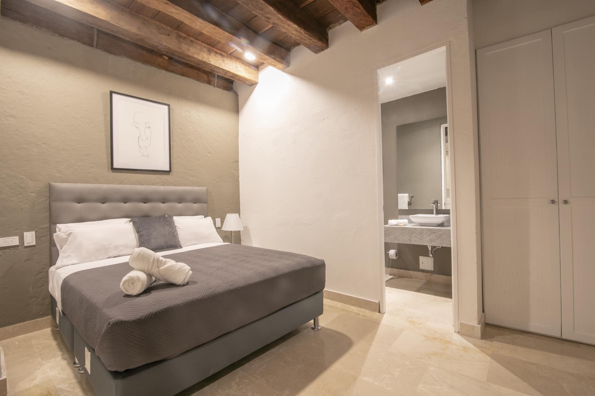 15 Bedroom Villa in the Old City Full Photo 15