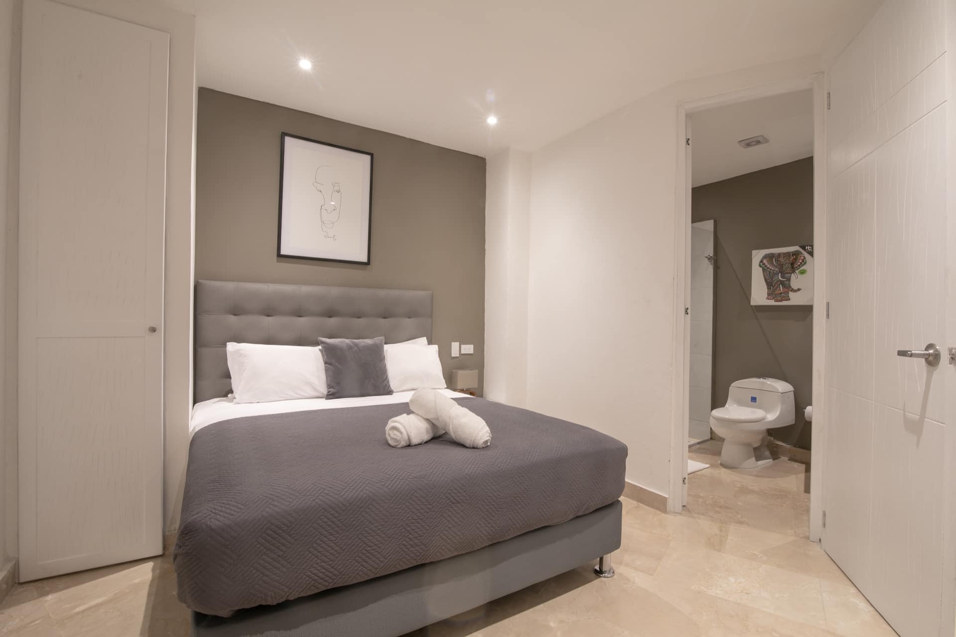 15 Bedroom Villa in the Old City Full Photo 19