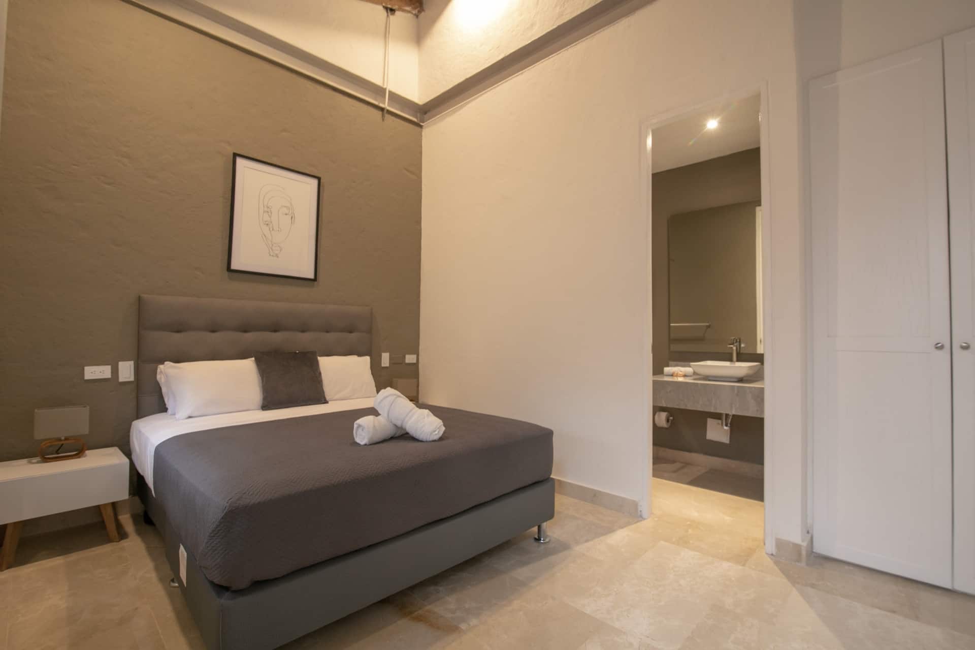 15 Bedroom Villa in the Old City Full Photo 25