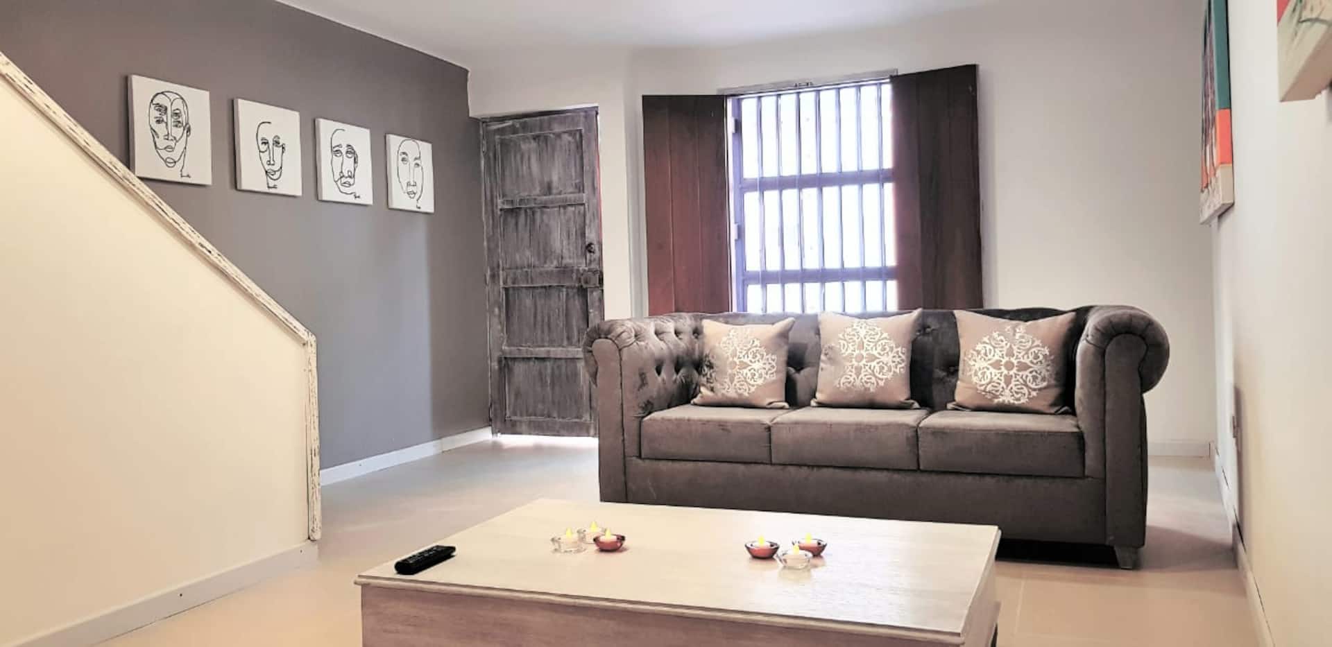 Beautiful 3 Bedroom Old City House Photo 5