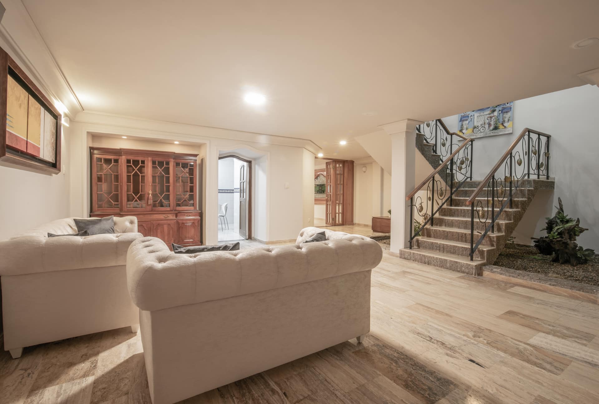 Beautiful 6 Bedroom Mansion in Bocagrande Photo 5