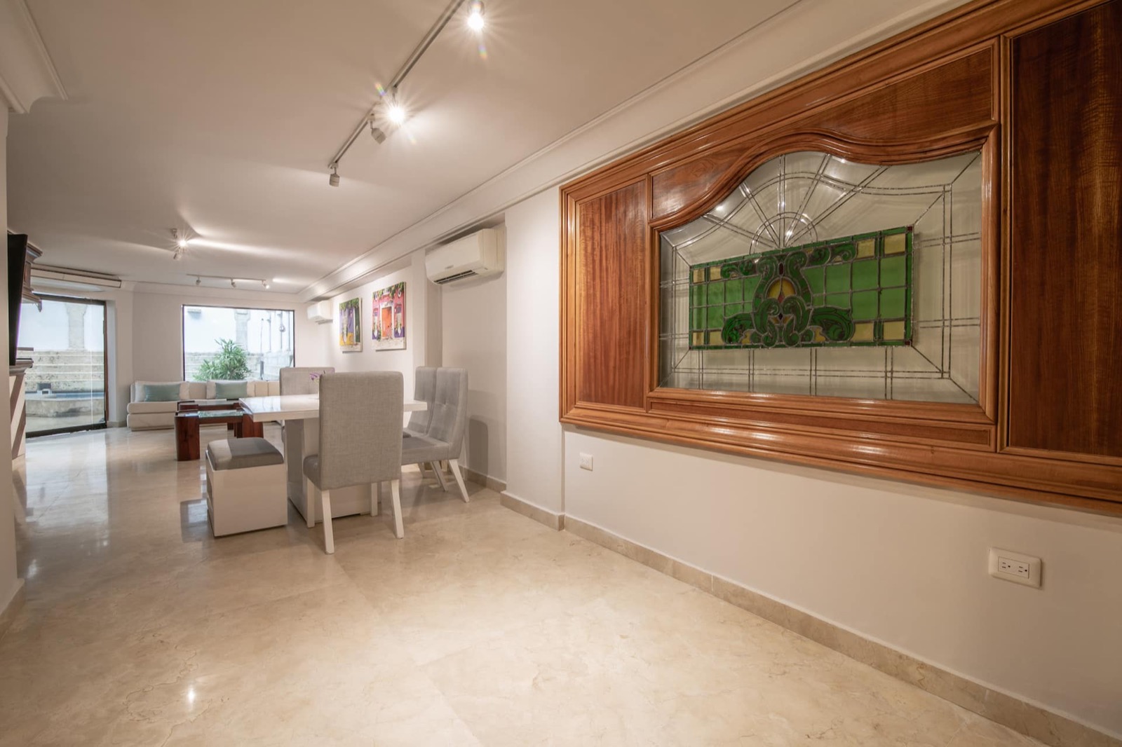 Beautiful 6 Bedroom Mansion in Bocagrande Full Photo 6