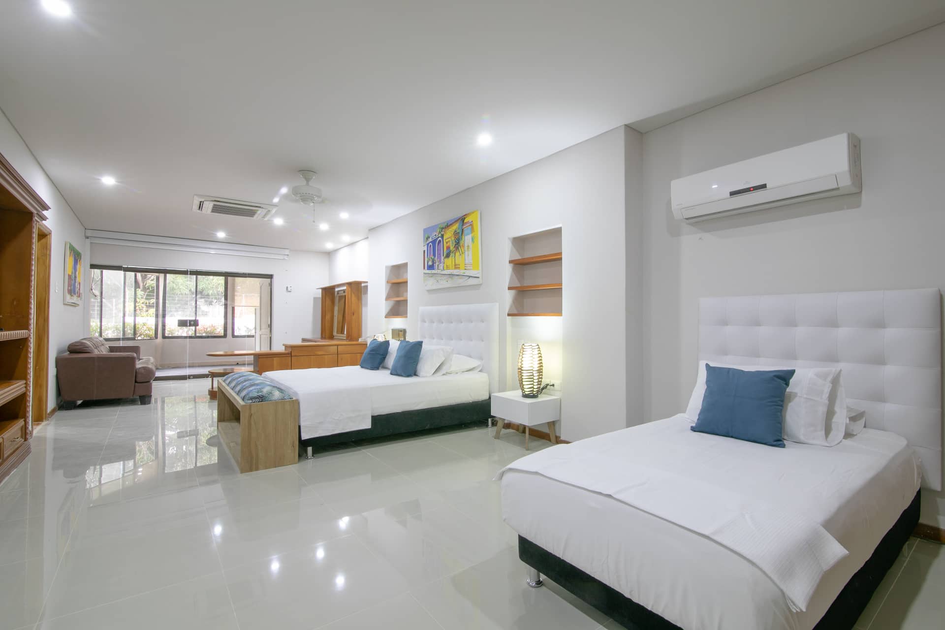 Beautiful 6 Bedroom Mansion in Bocagrande Full Photo 10