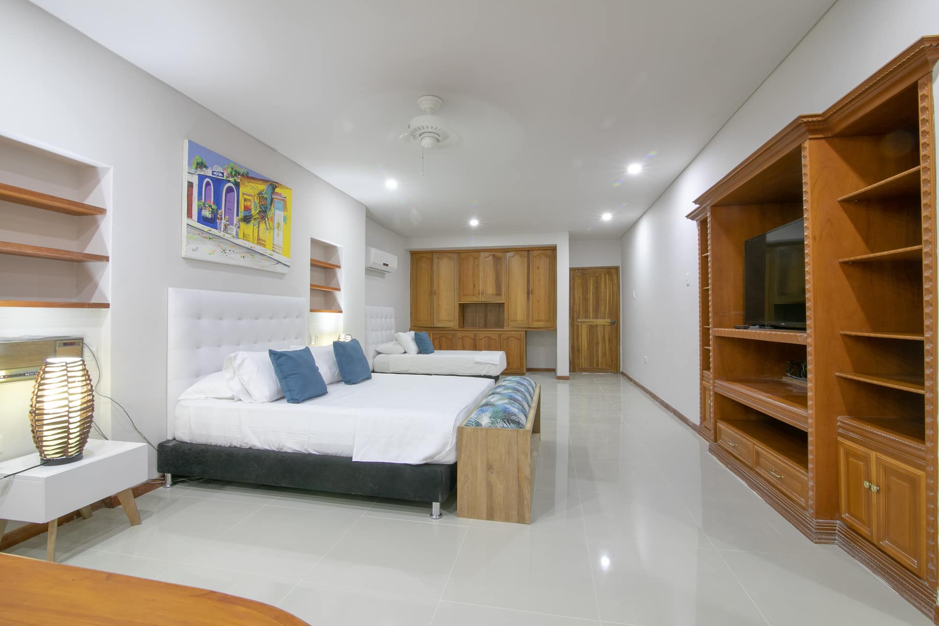Beautiful 6 Bedroom Mansion in Bocagrande Full Photo 11