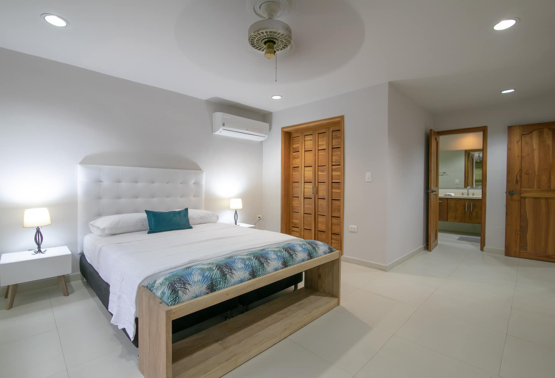 Beautiful 6 Bedroom Mansion in Bocagrande Full Photo 16