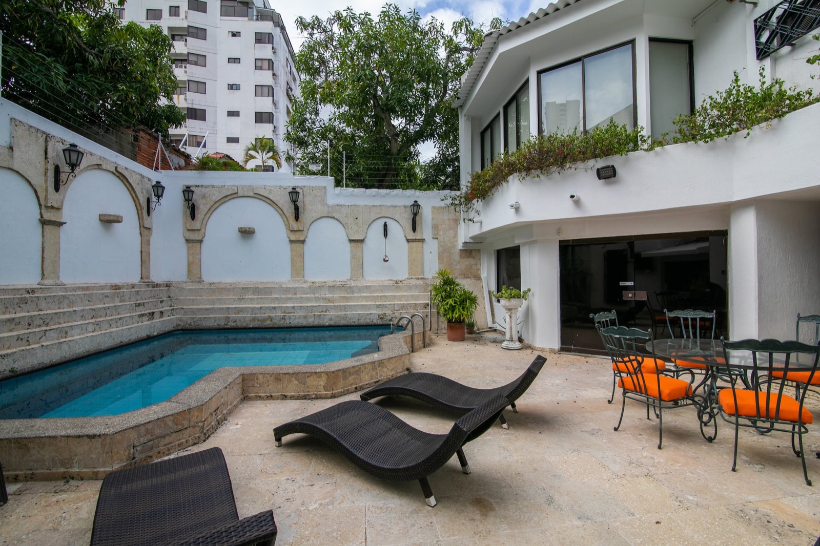 Beautiful 6 Bedroom Mansion in Bocagrande Full Photo 29