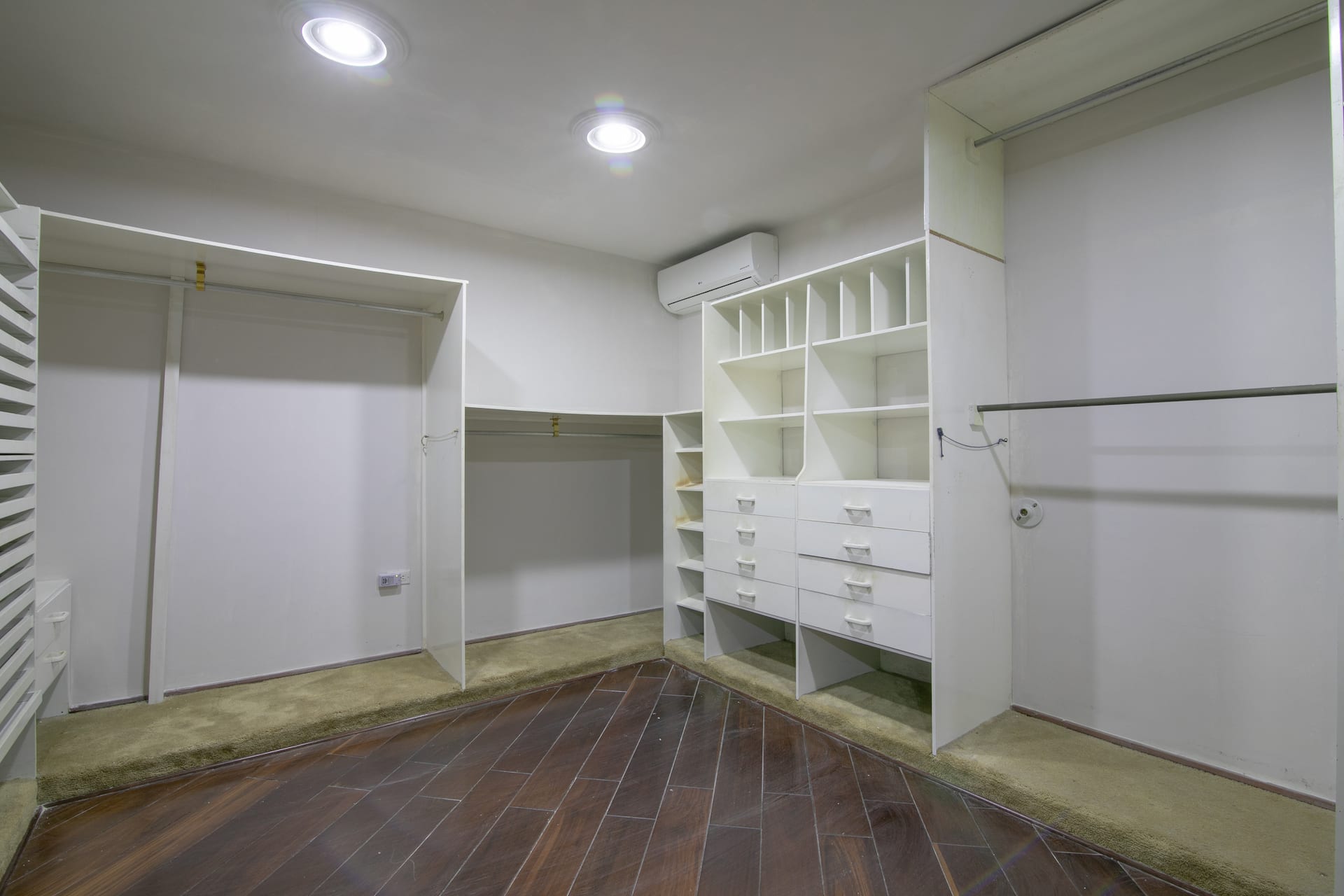 Beautiful 6 Bedroom Mansion in Bocagrande Full Photo 34