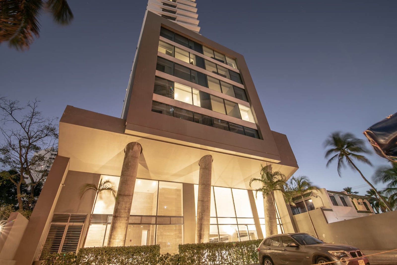Gallery 402 - 1 BR Stunning Apartment in Bocagrande Full Photo 11