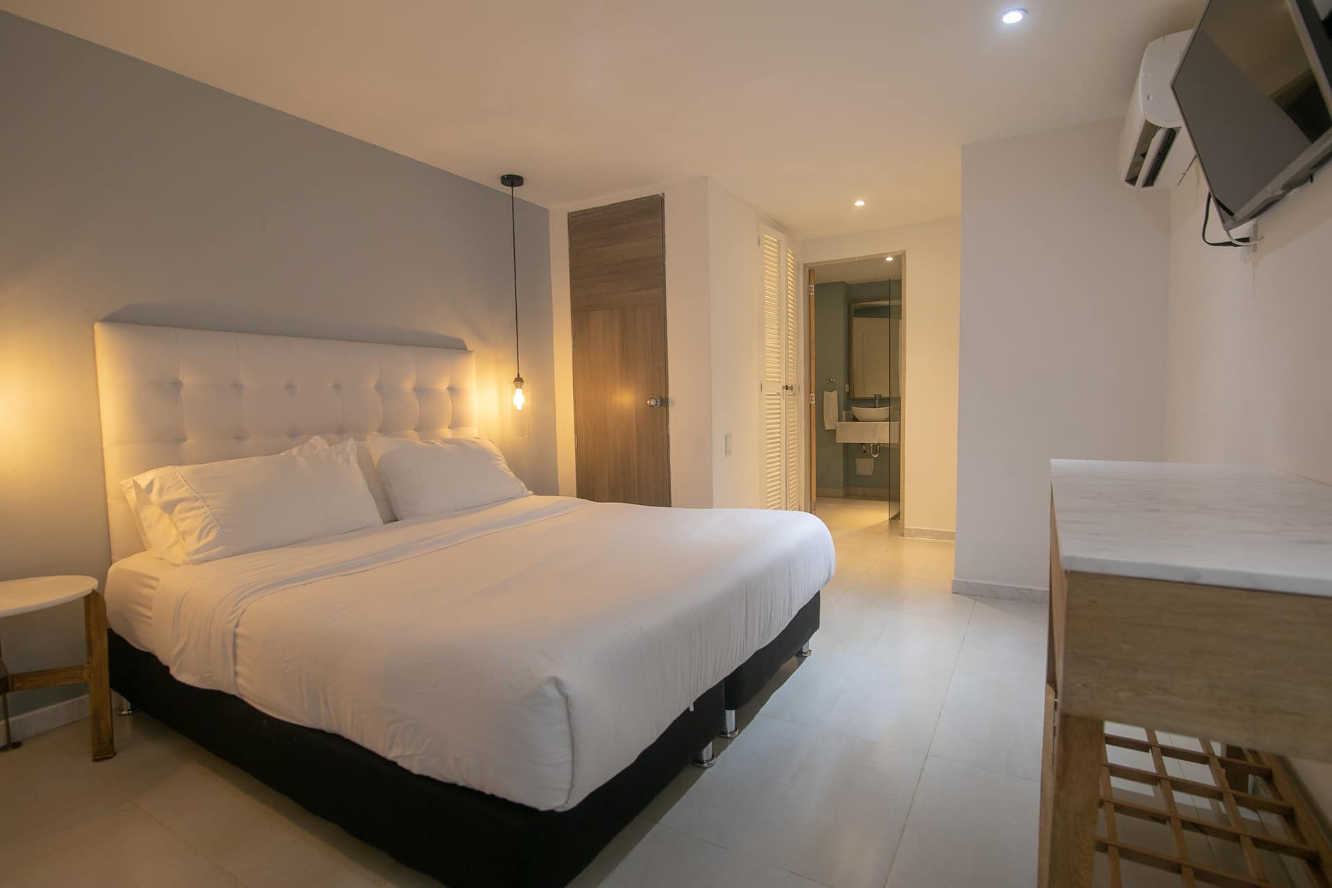 Gallery 401 - One-Bedroom Stay Full Photo 7