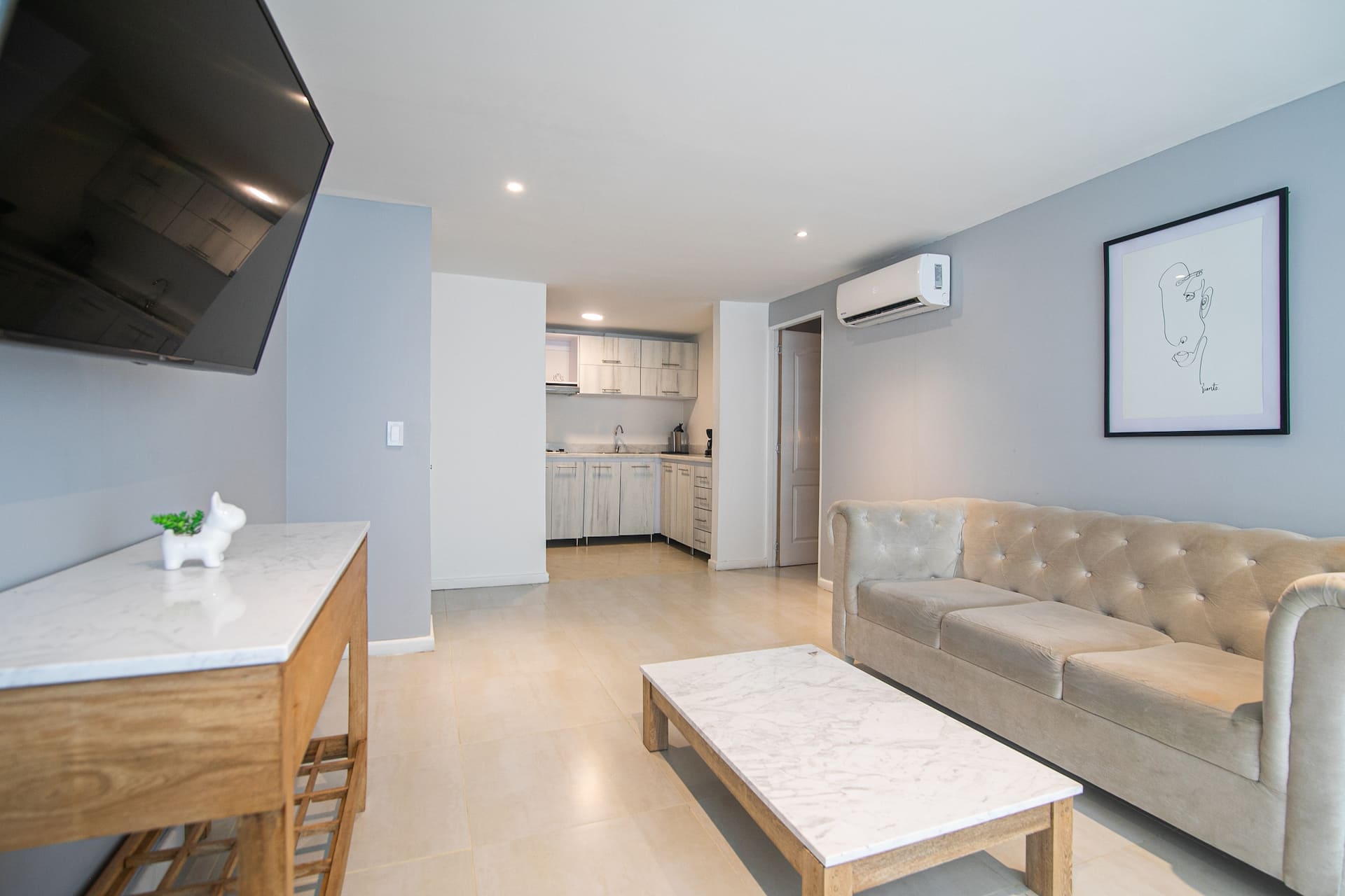 Gallery 502 - Beach Apartment