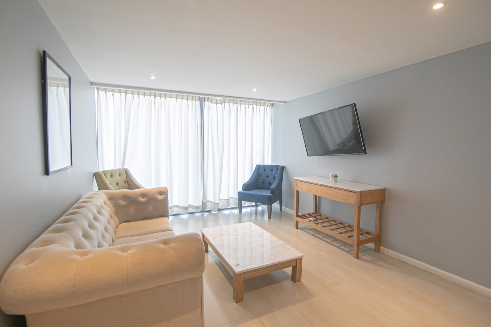 Gallery 502 - Beach Apartment