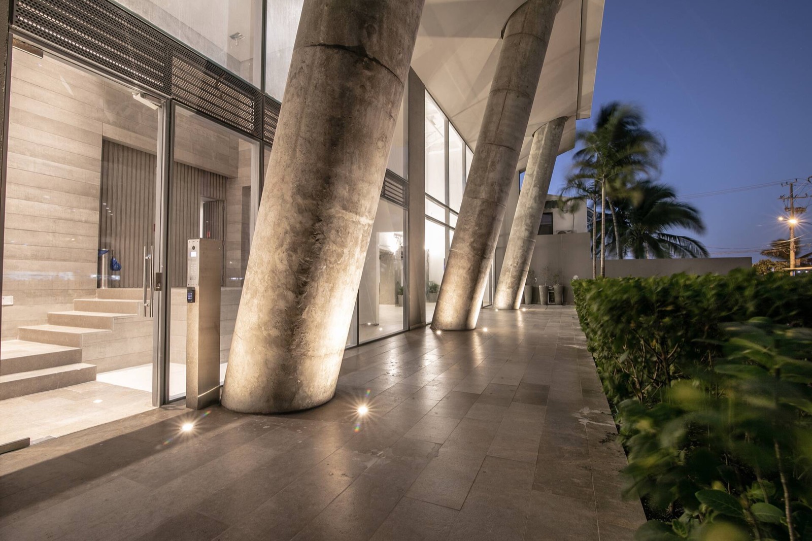 Gallery 502 - Beach Apartment Full Photo 12