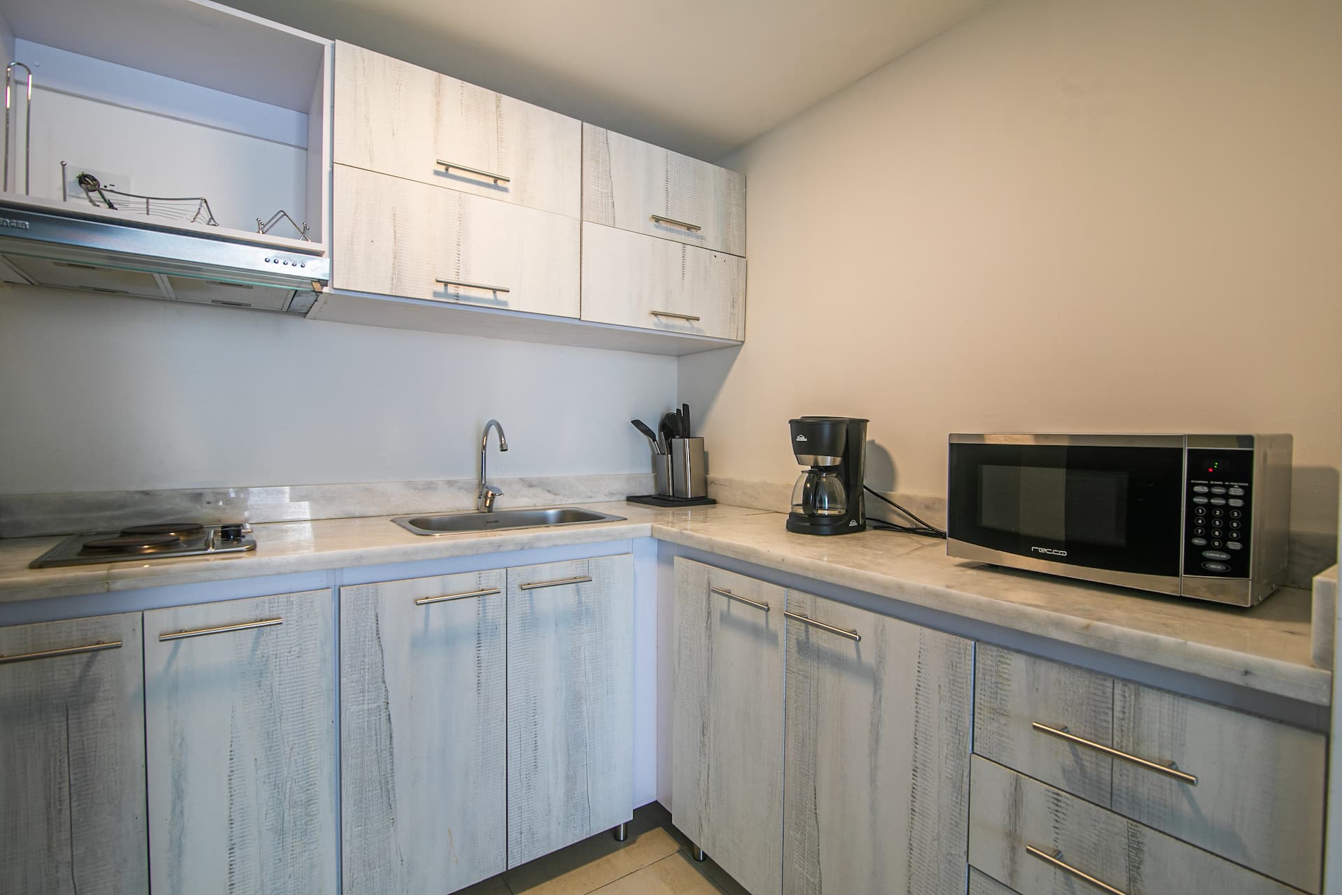 Gallery 602 - Charming 1 BR Apartment in Bocagrande Full Photo 8