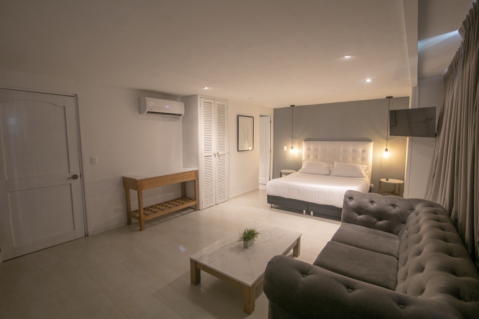 Gallery 202 - Brand New Studio in Bocagrande Photo 4