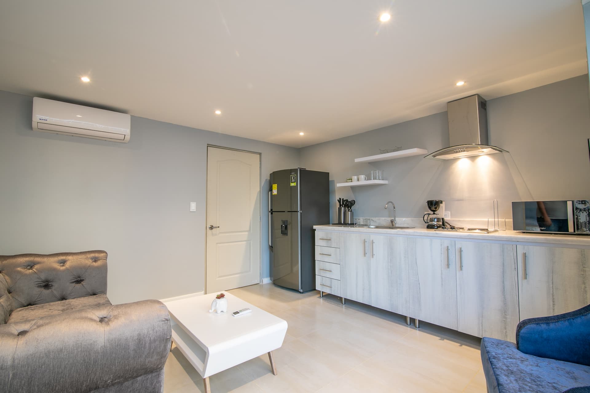 Gallery 301 - Brand New 1 BR Apartment in Bocagrande Photo 4