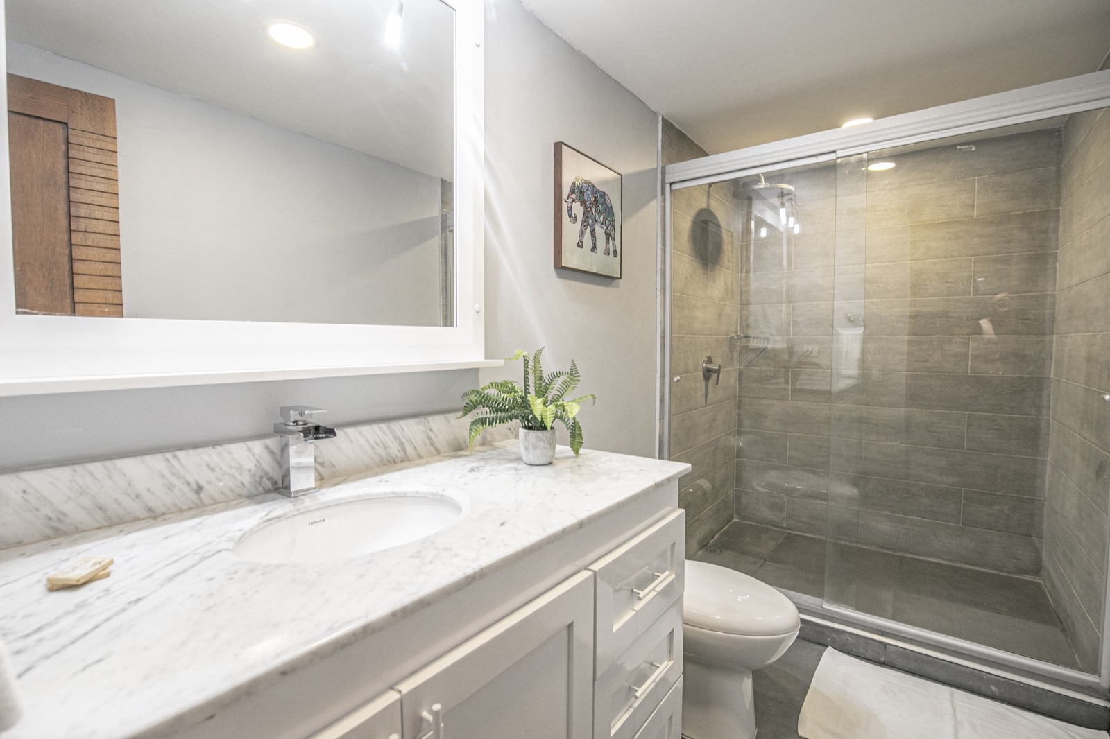 4 Bedroom Luxury Penthouse with Private Jacuzzi Full Photo 16