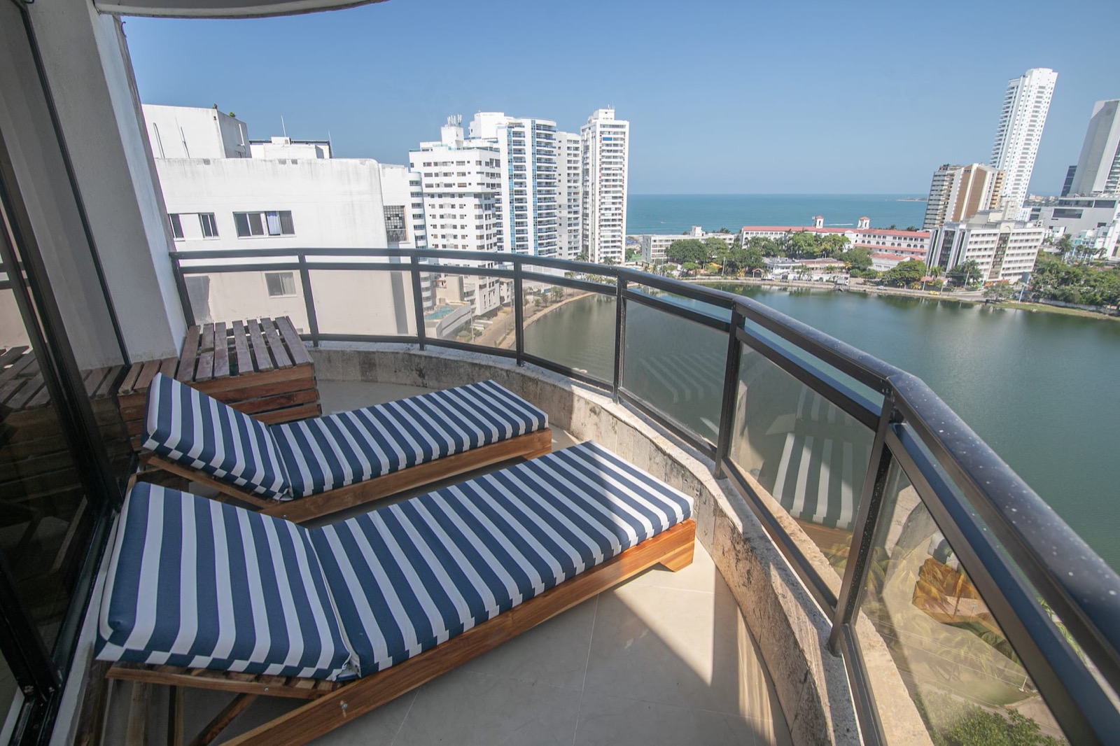 4 Bedroom Luxury Penthouse with Private Jacuzzi Full Photo 20
