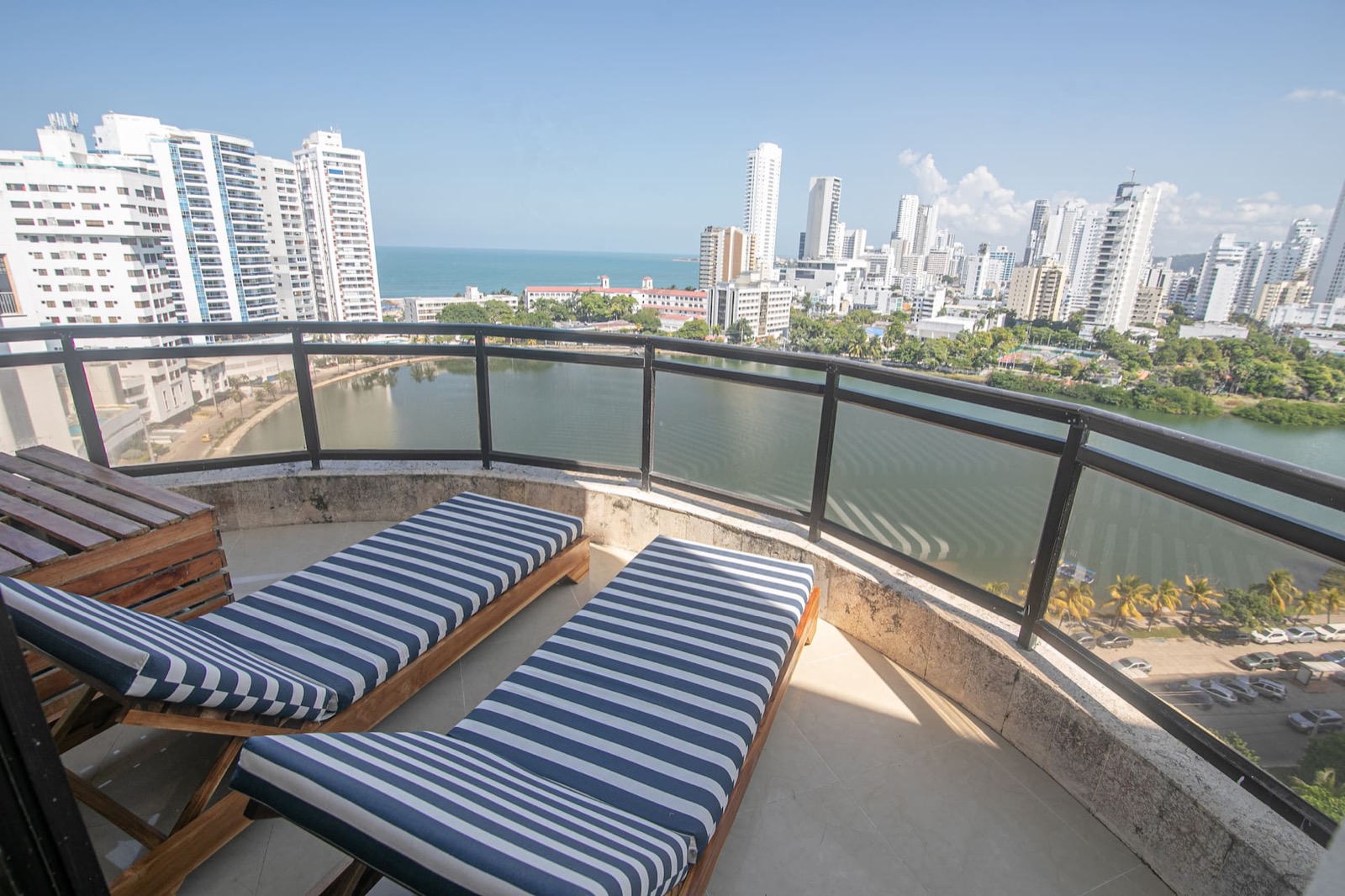 4 Bedroom Luxury Penthouse with Private Jacuzzi Full Photo 21