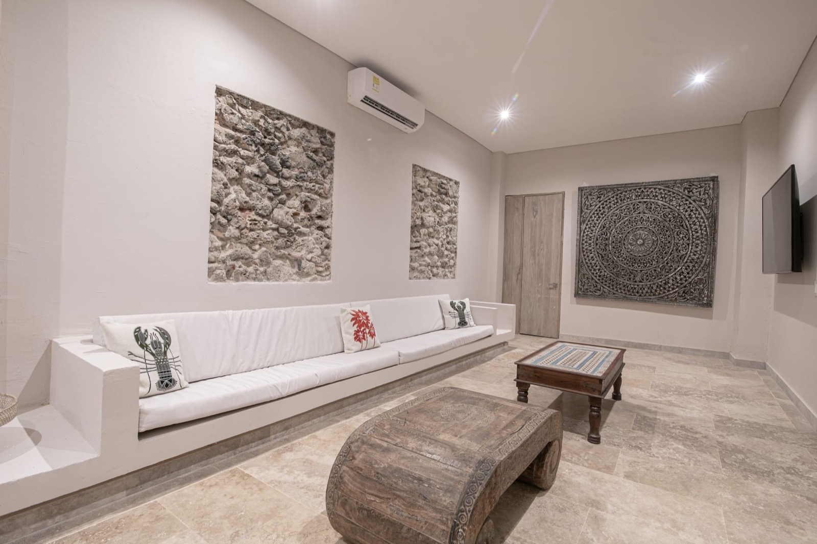 8 Bedroom Luxury Villa in Walled City Photo 4