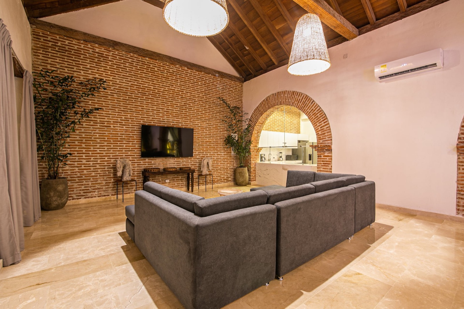 11 Bedroom Villa in the Old City
