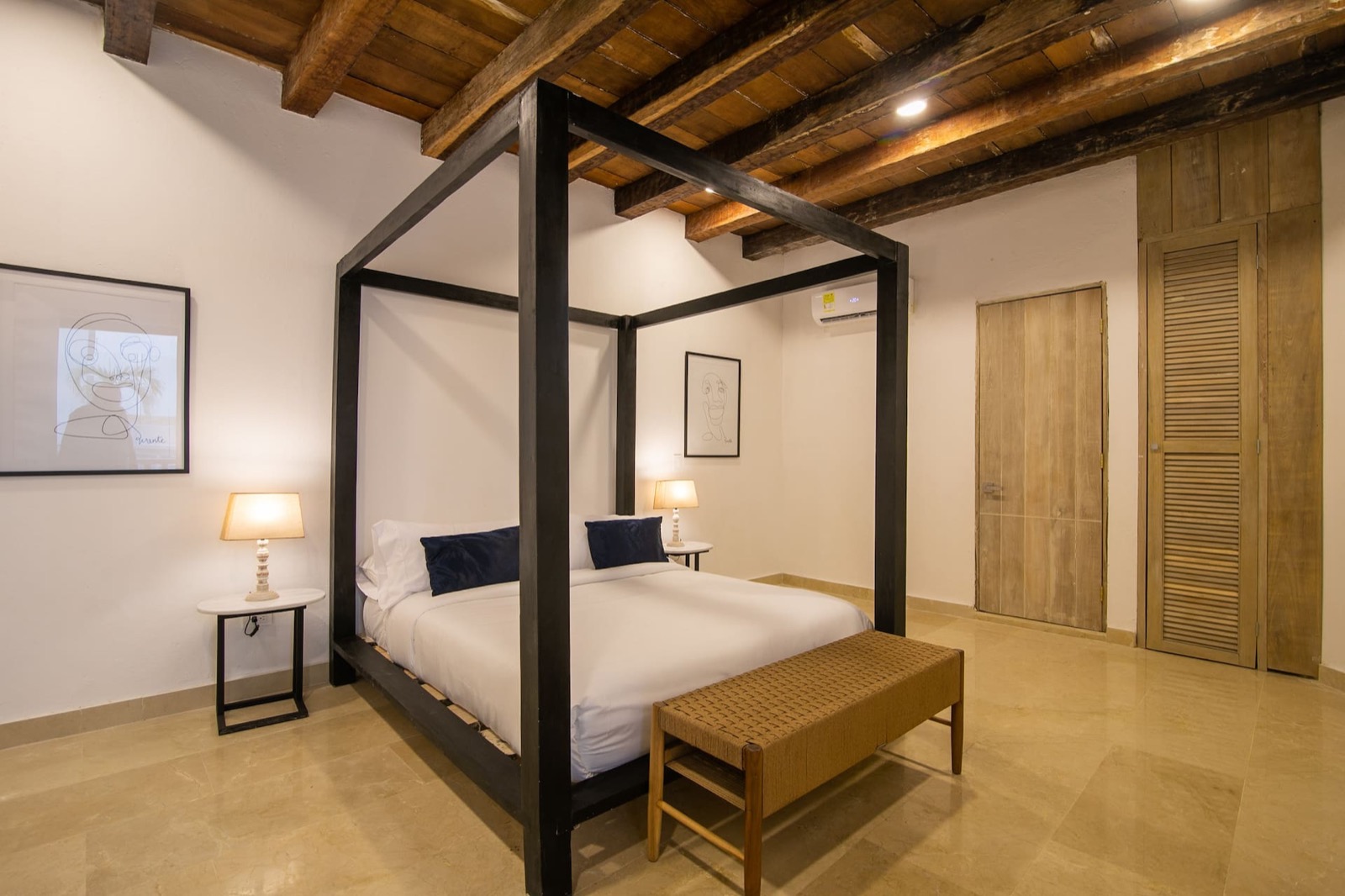 11 Bedroom Villa in the Old City Full Photo 20