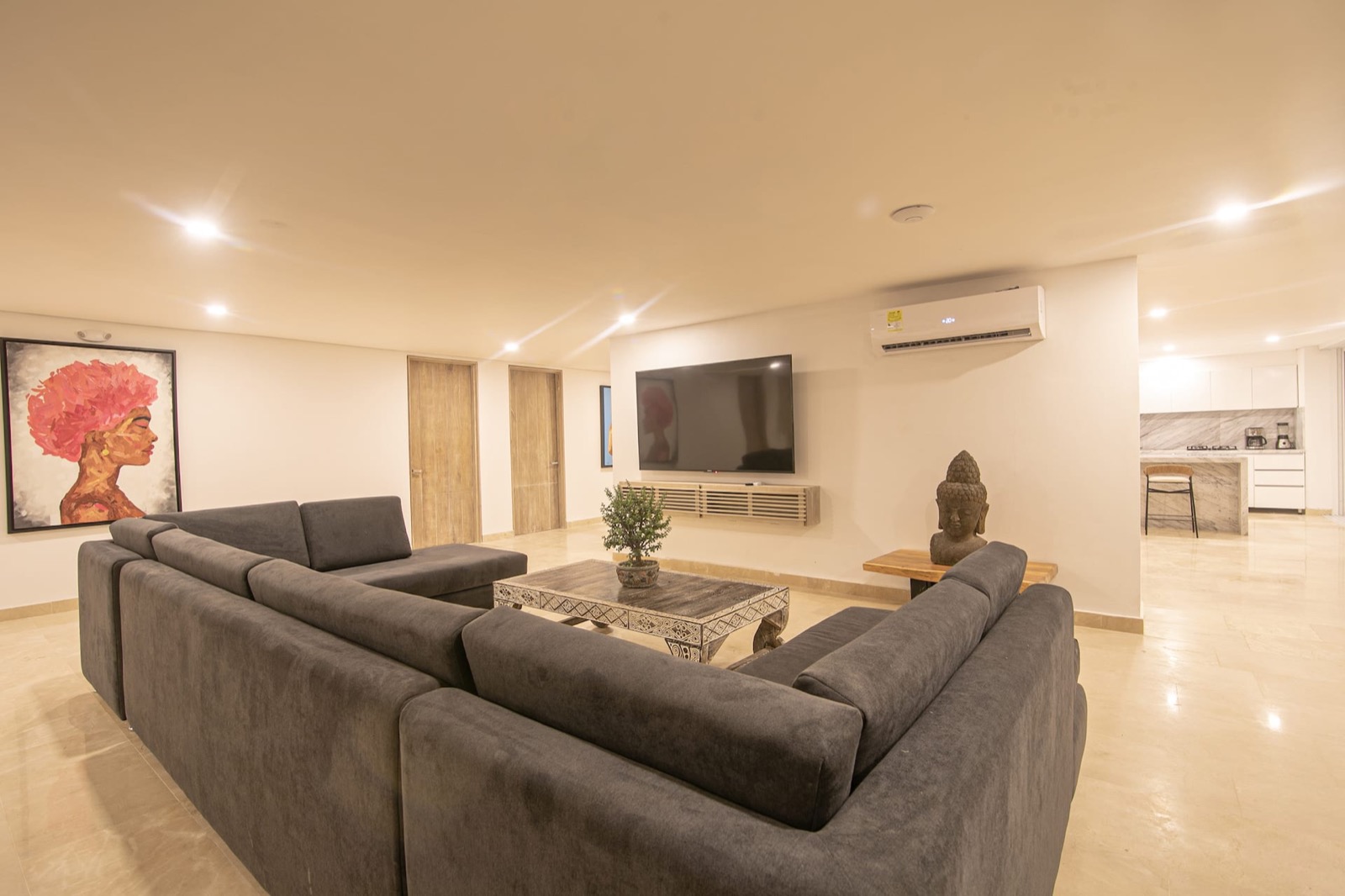 9 Bedroom in Clock Tower Plaza with Private Pool