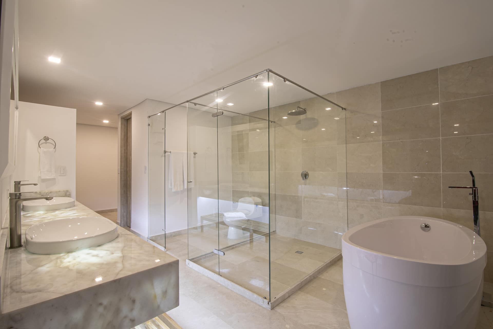 9 Bedroom in Clock Tower Plaza with Private Pool Full Photo 16