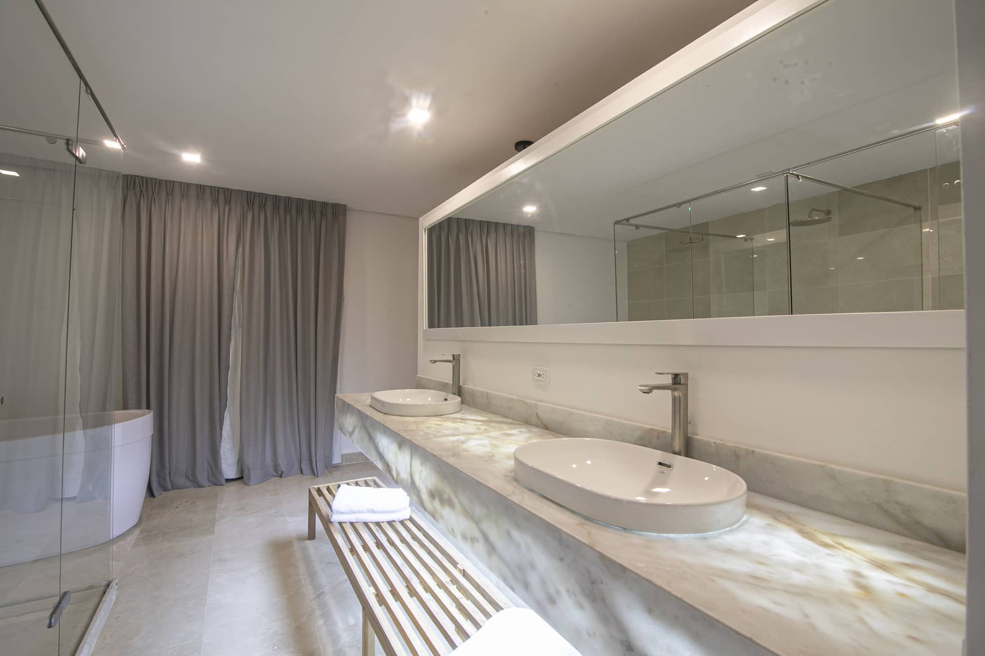 9 Bedroom in Clock Tower Plaza with Private Pool Full Photo 17