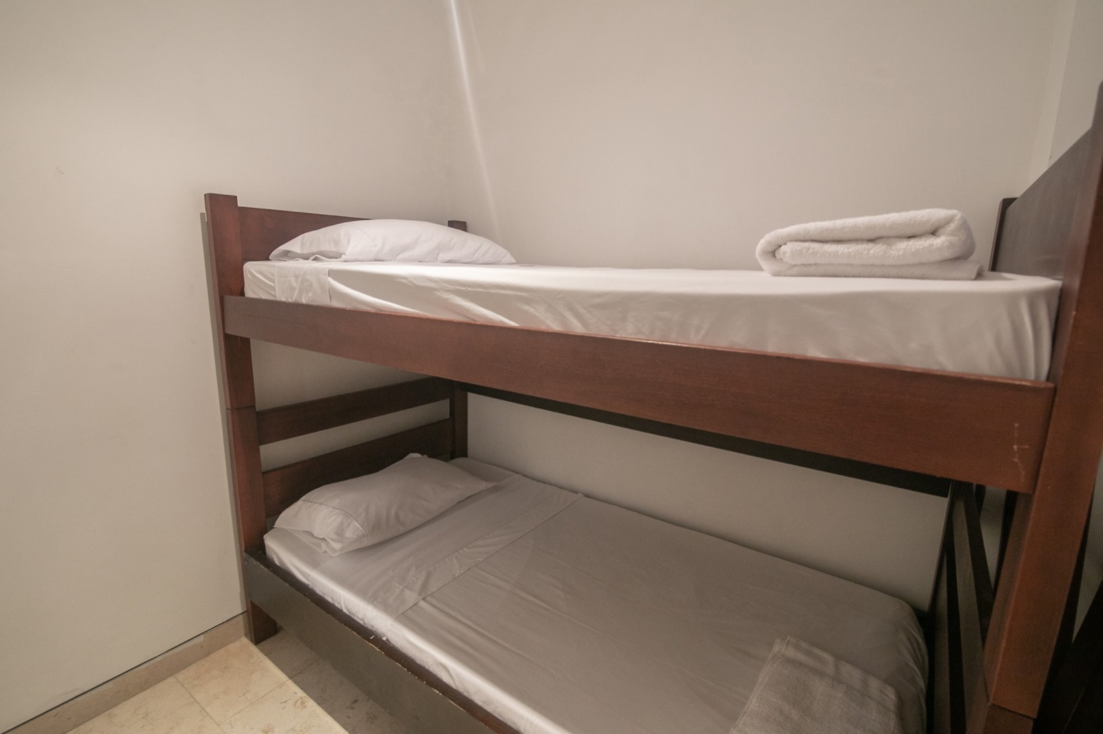 Charming 3 Bedroom in the Old City Full Photo 11