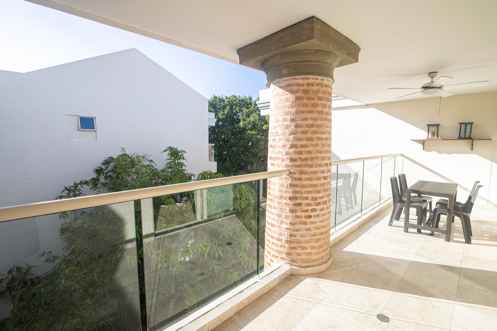 Charming 3 Bedroom in the Old City Full Photo 12