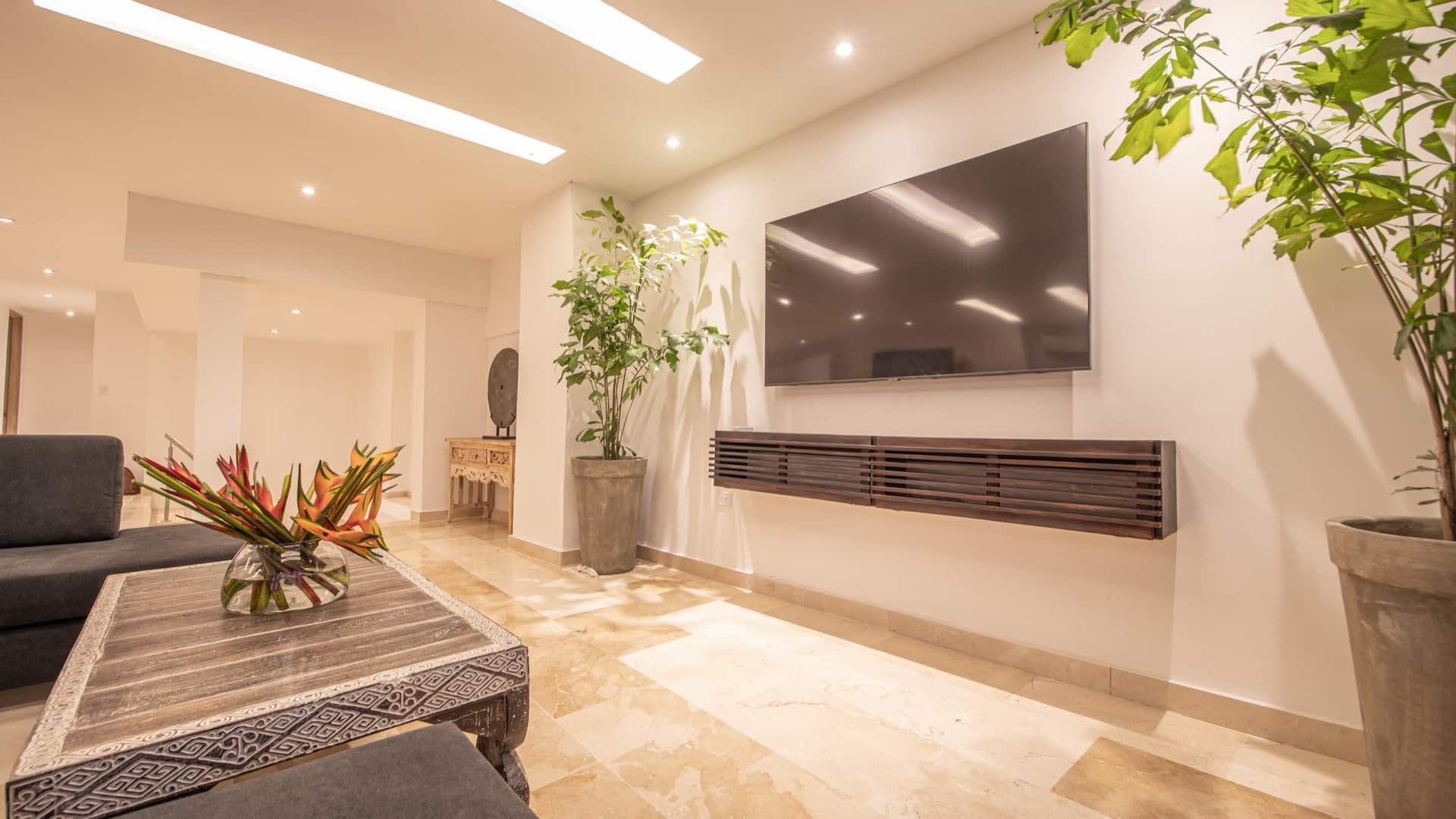 Modern 7 Bedroom Mansion in Old City