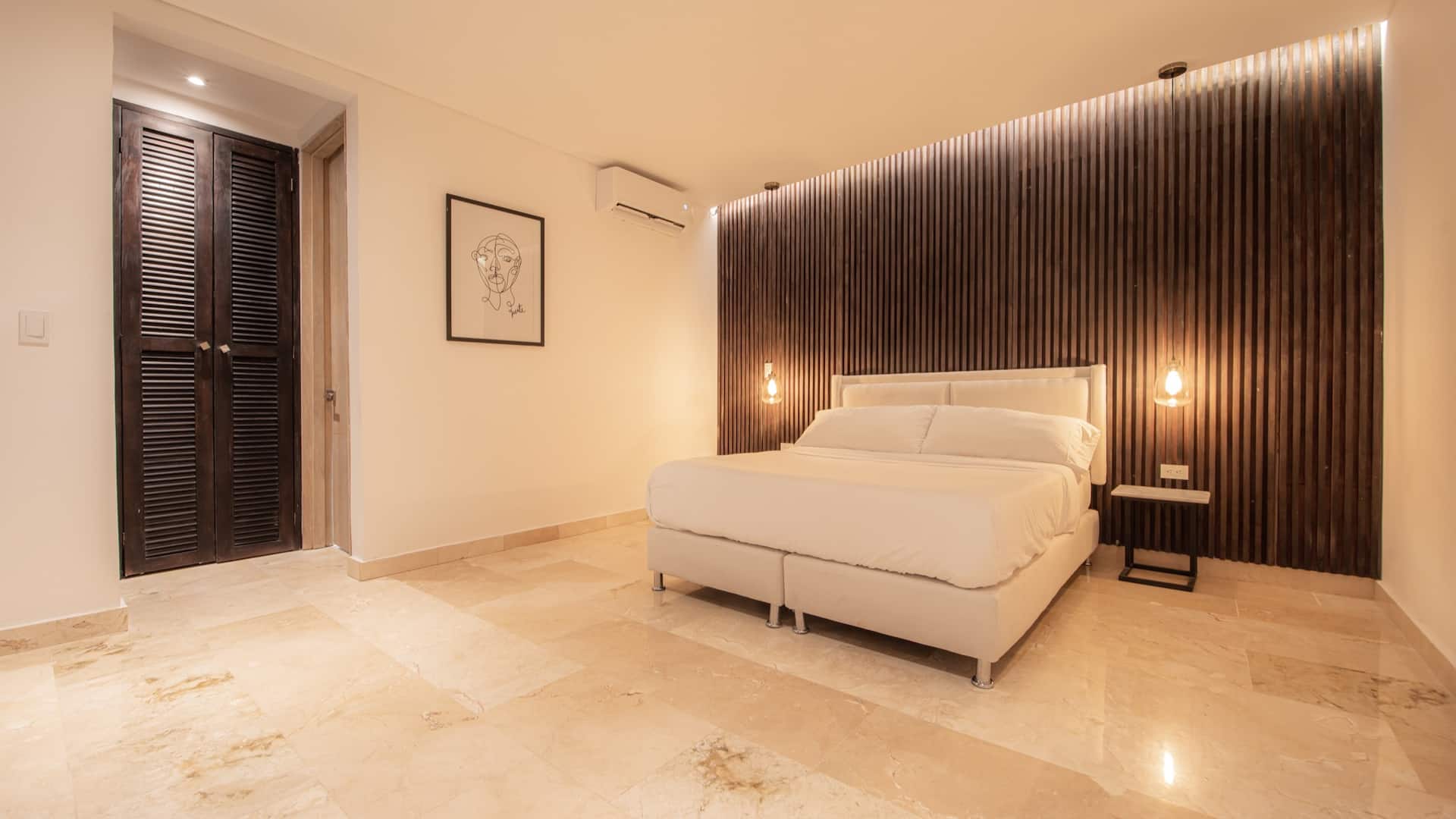 Modern 7 Bedroom Mansion in Old City Full Photo 11