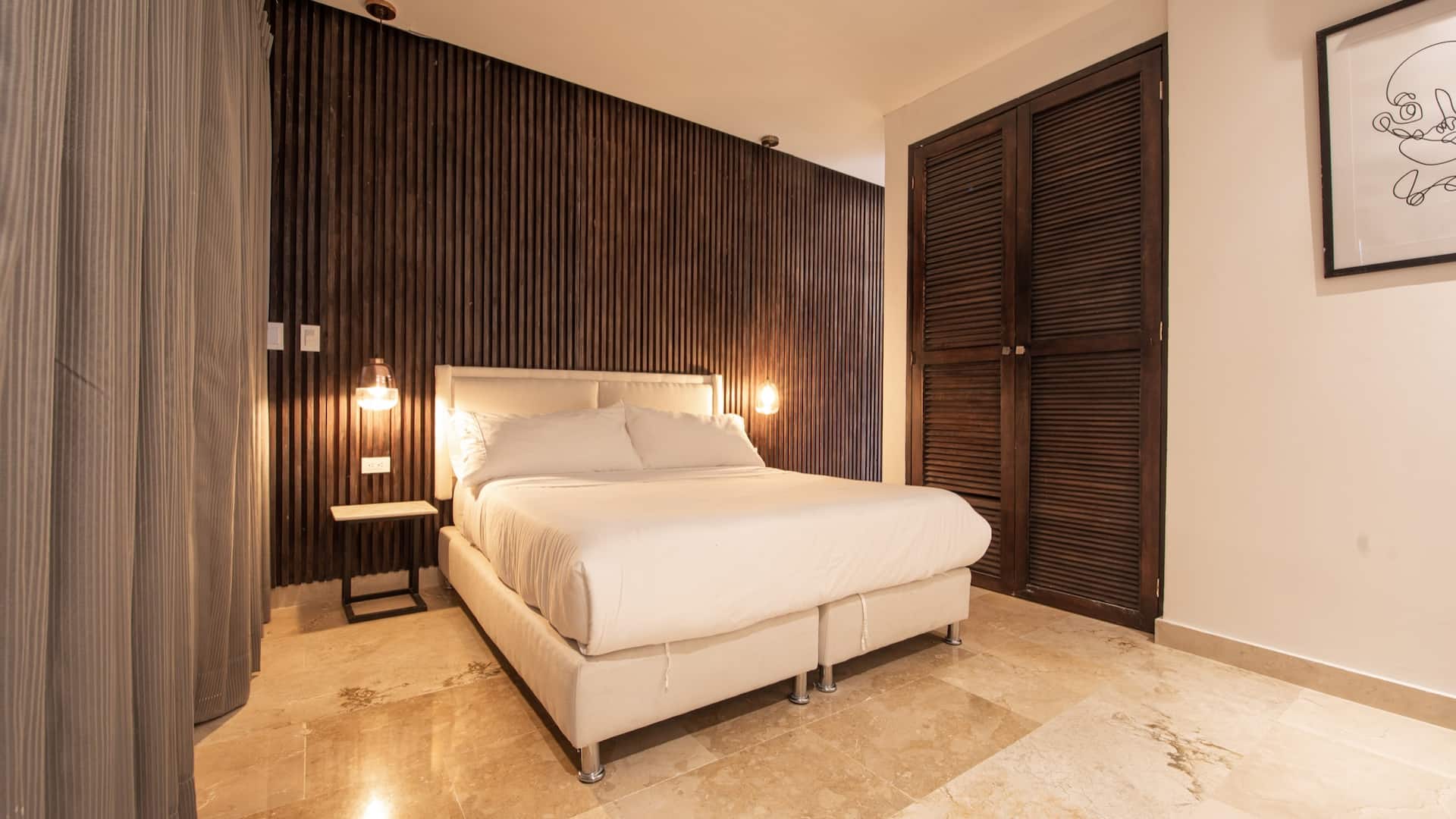Modern 7 Bedroom Mansion in Old City Full Photo 16